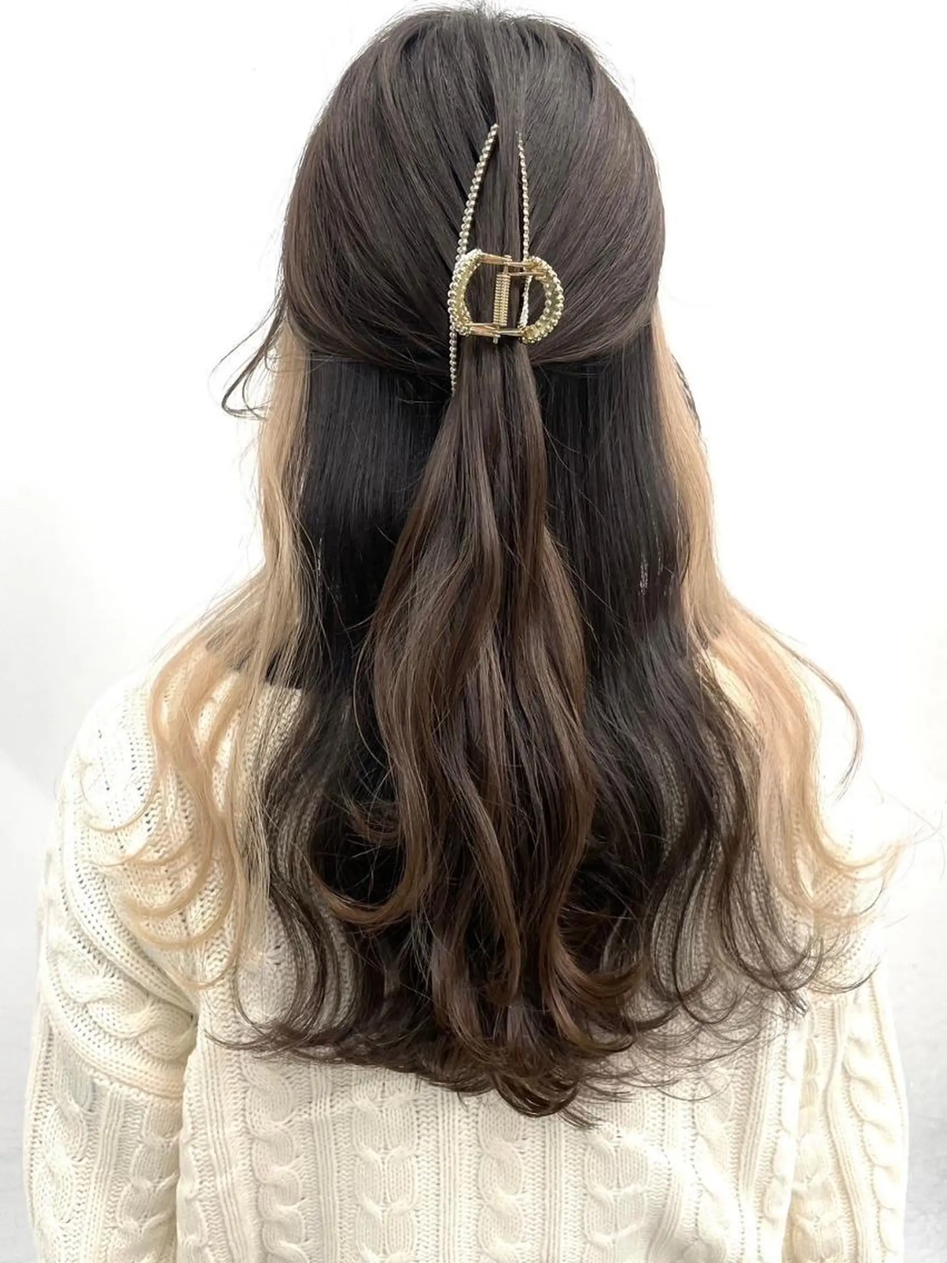 ロング パーマ アッシュ ハイライト 髪質改善 ニュアンスパーマ 【公式】amble luxe 中野のヘアスタイル