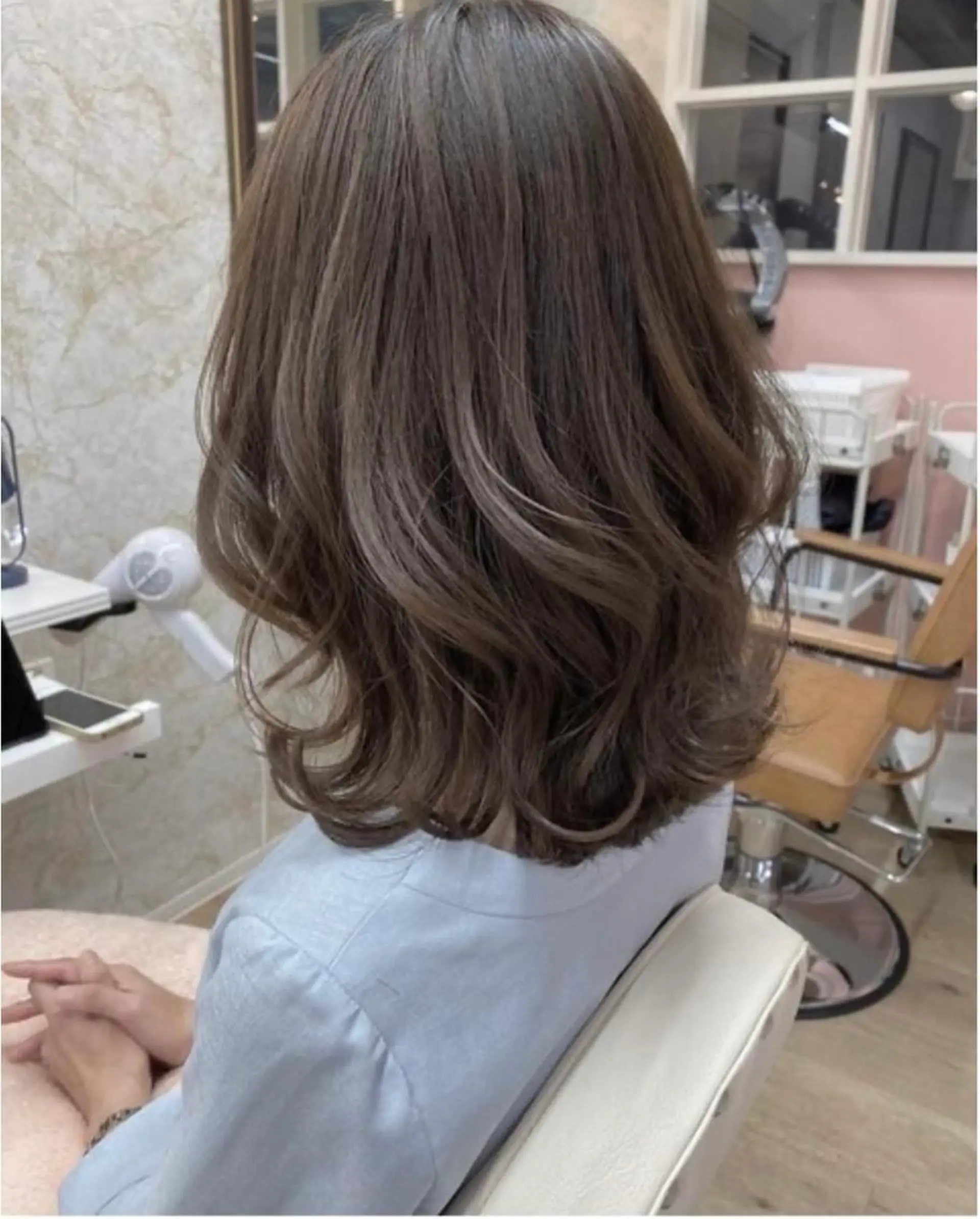 ミディアム ミディアムレイヤー レイヤーカット カット ヘアカラー トリートメント 髪質改善/ メンズカット・パーマのヘアスタイル