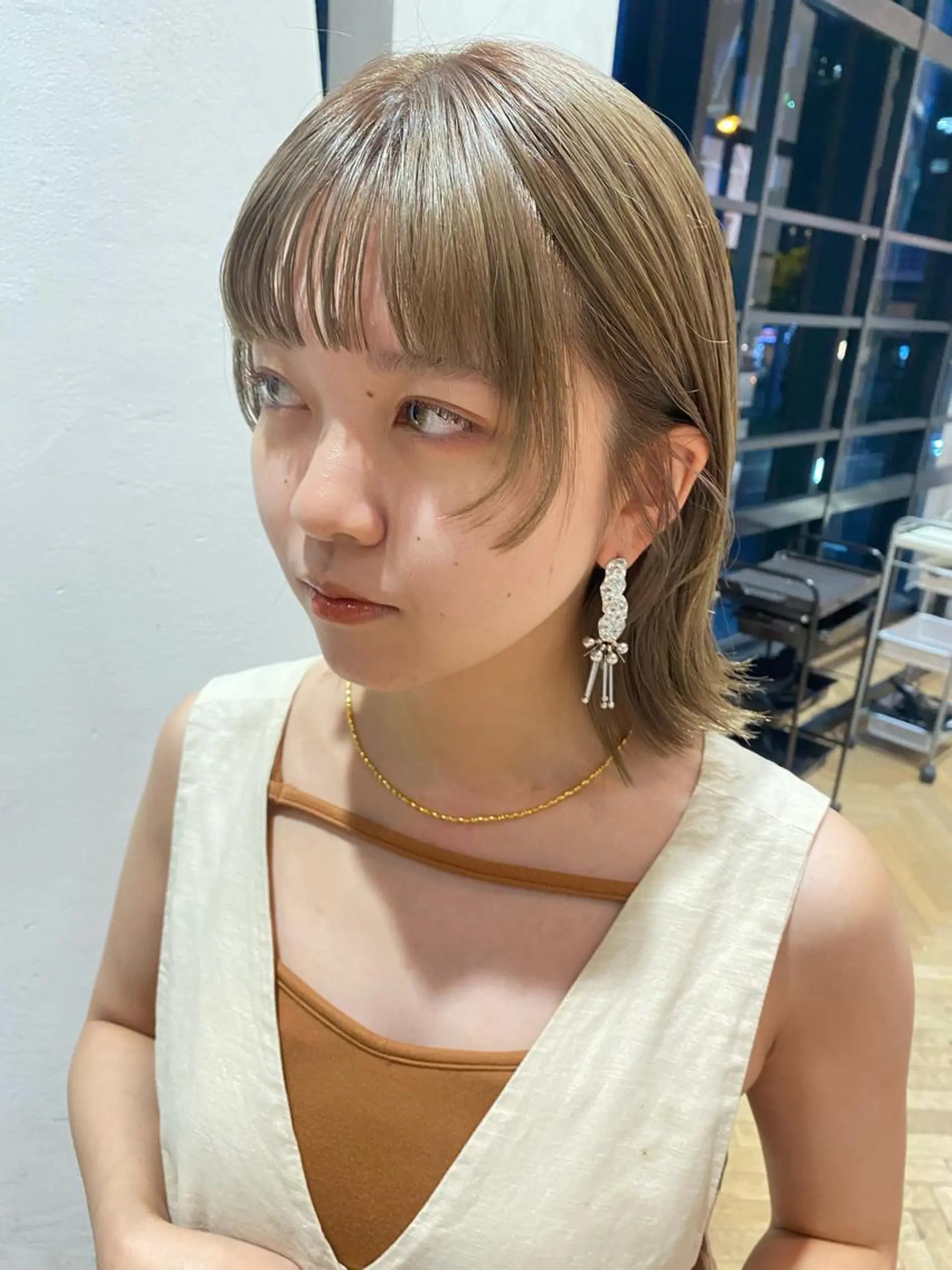 ミディアム カラー レイヤーカット 増井 彩乃のヘアスタイル