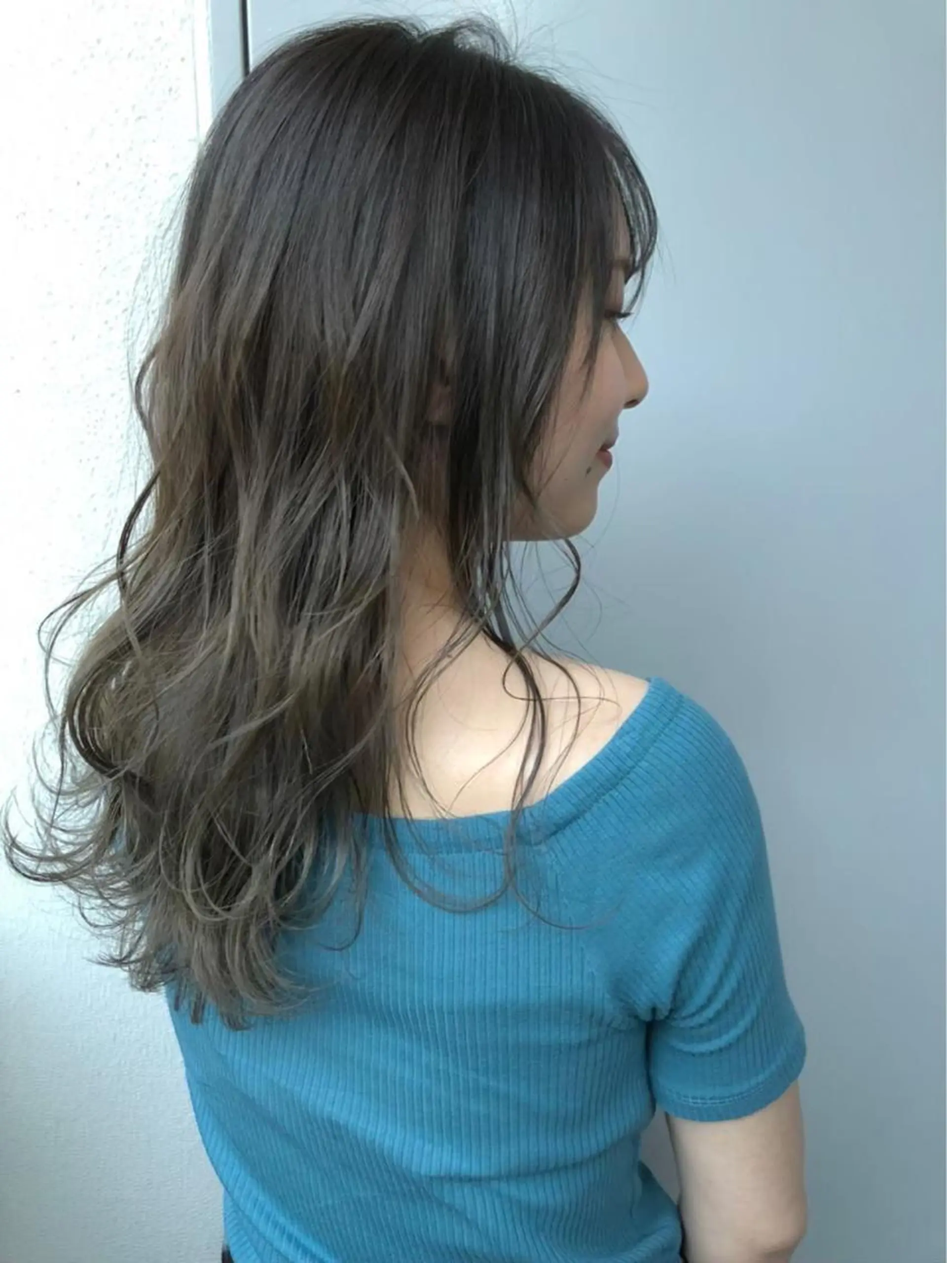 ロング カラー ヘアカラー トリートメント ツヤカラー🤍 ARISAのヘアスタイル