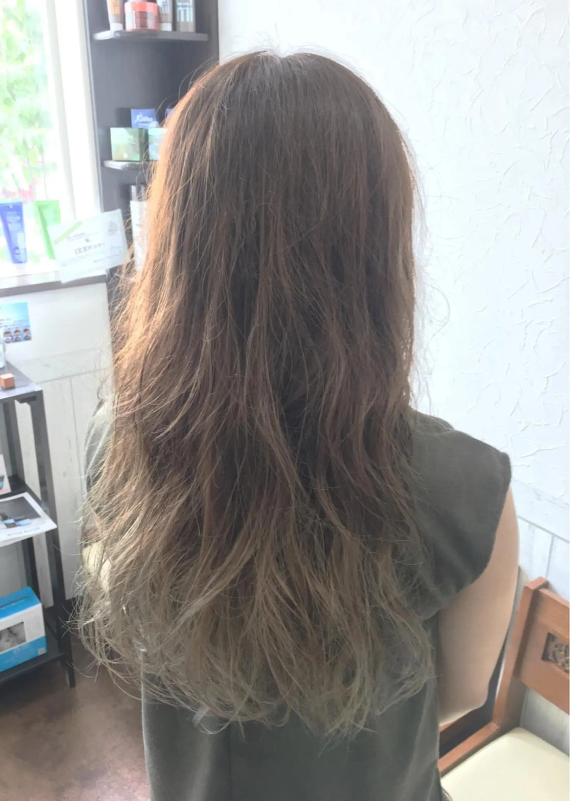 ロング カラー パーマ グラデーションカラー ロング トリートメント Rise Heart 中村 裕介のヘアスタイル