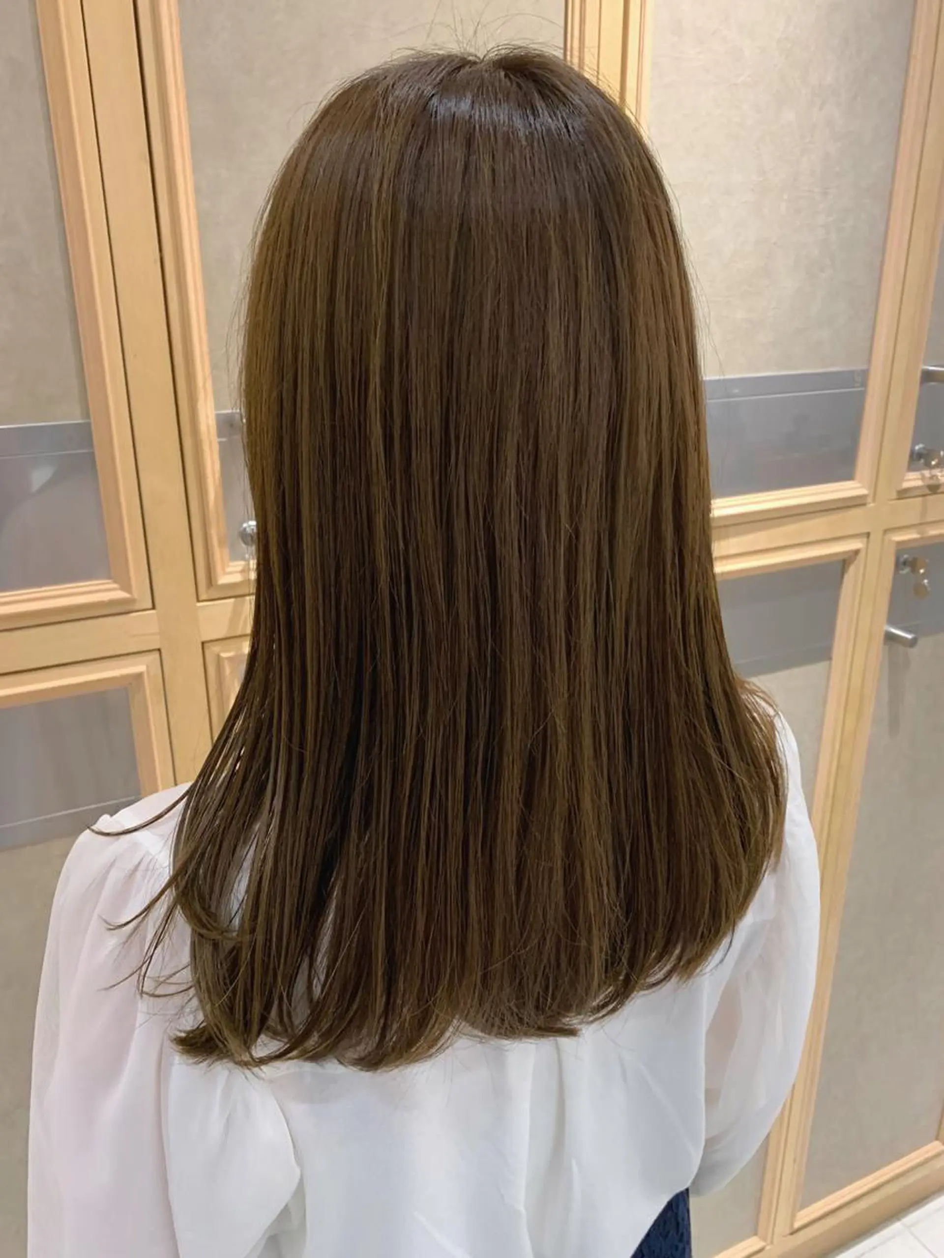 ミディアム カラー ベージュカラー オリーブベージュ チバ タクミのヘアスタイル