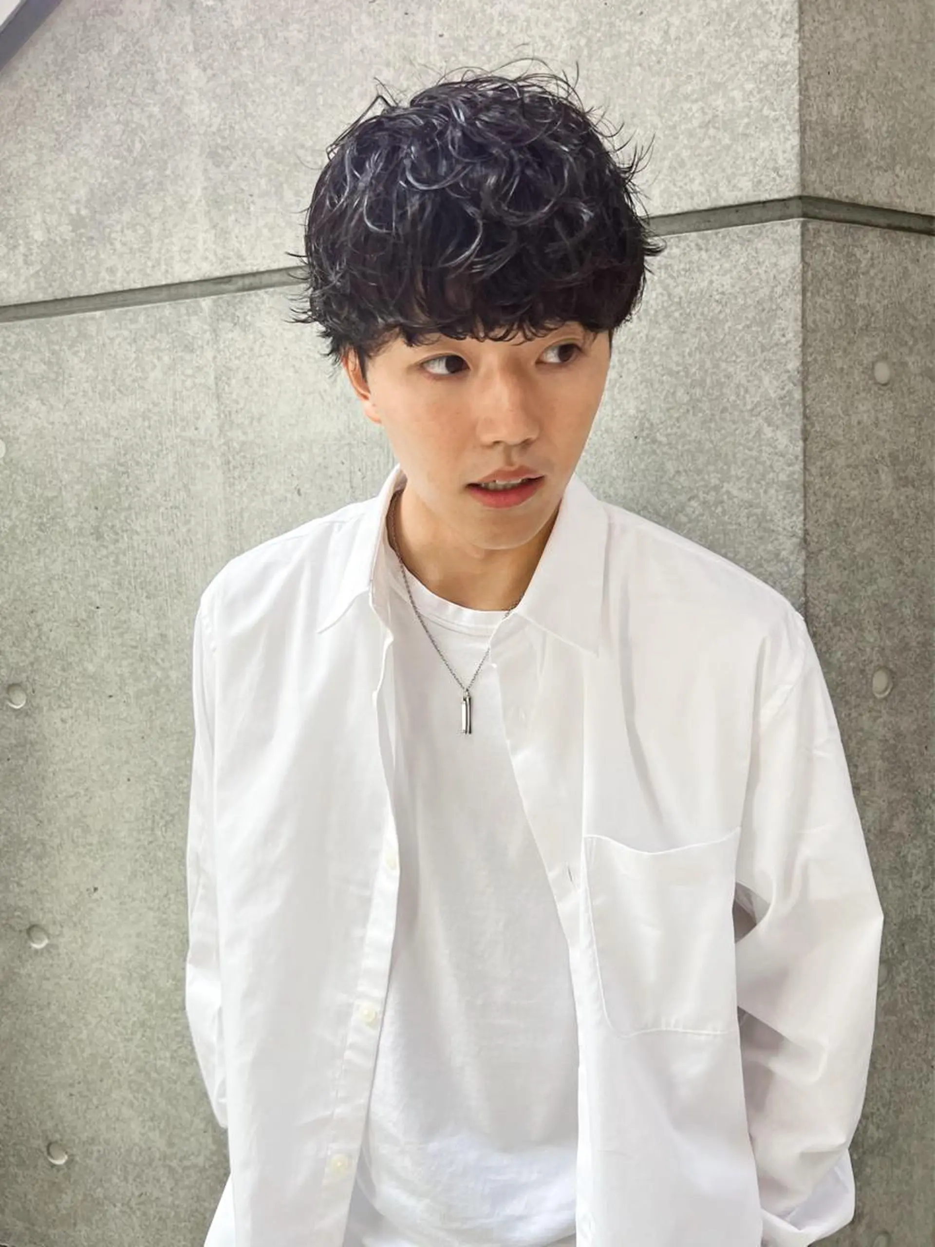 ショート パーマ メンズ メンズパーマ 波巻きパーマ メンズカット曲がる 縮毛矯正佐々木タクマのヘアスタイル