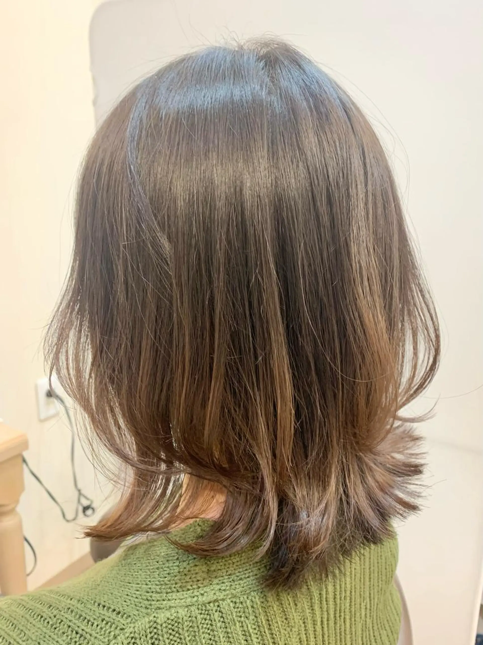 ミディアム ミディアムレイヤー くびれヘア レイヤーカット カット トリートメント 福原遼華/小顔ショー ト/髪質改善のヘアスタイル