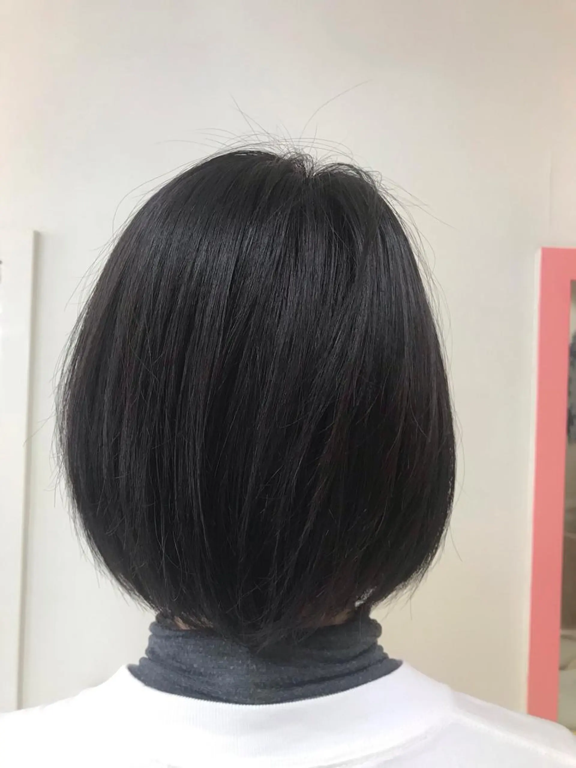 ミディアム カラー ボブ 横田 尚登のヘアスタイル