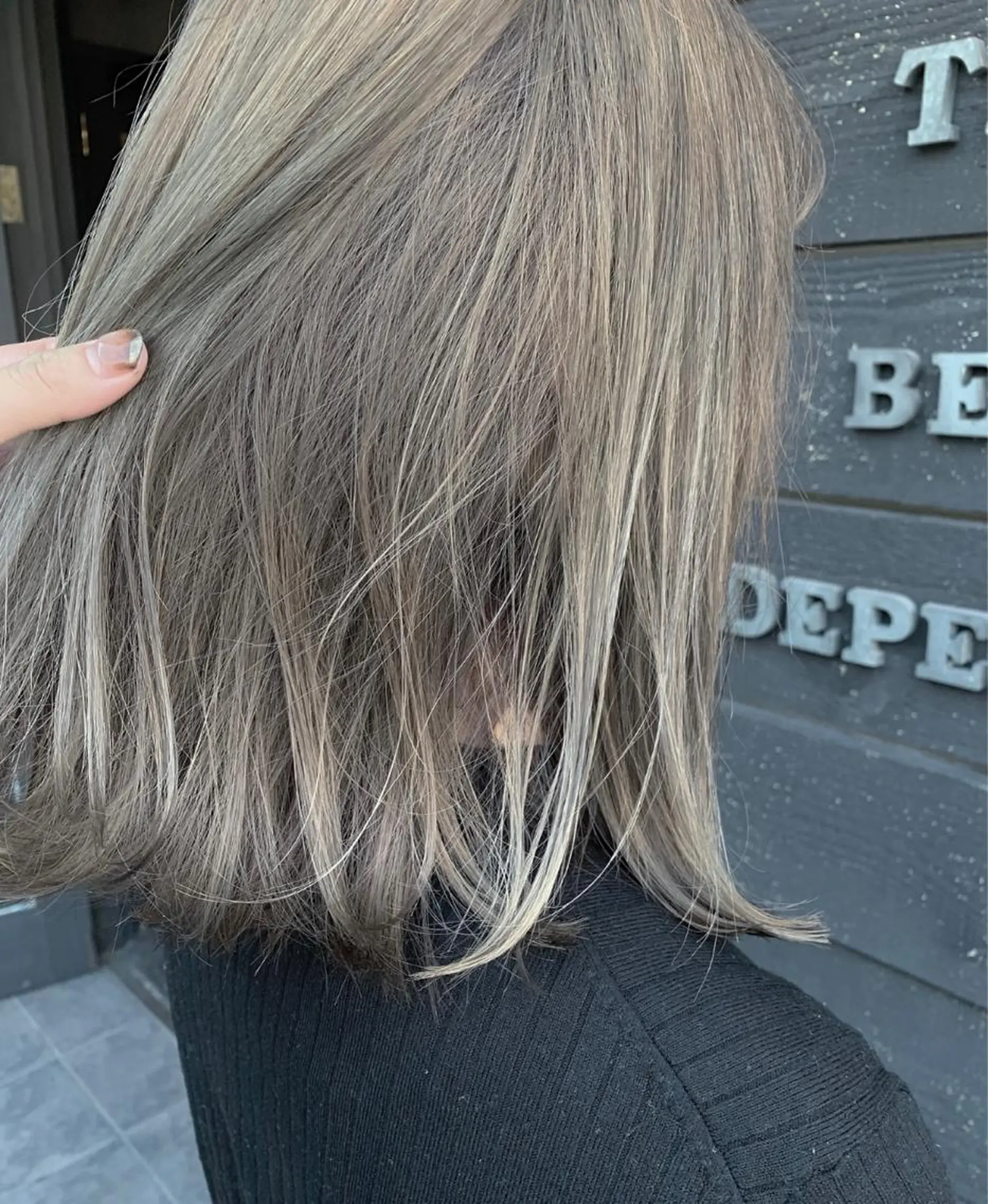 ミディアム ヘアカラー 袴田 伊代のヘアスタイル