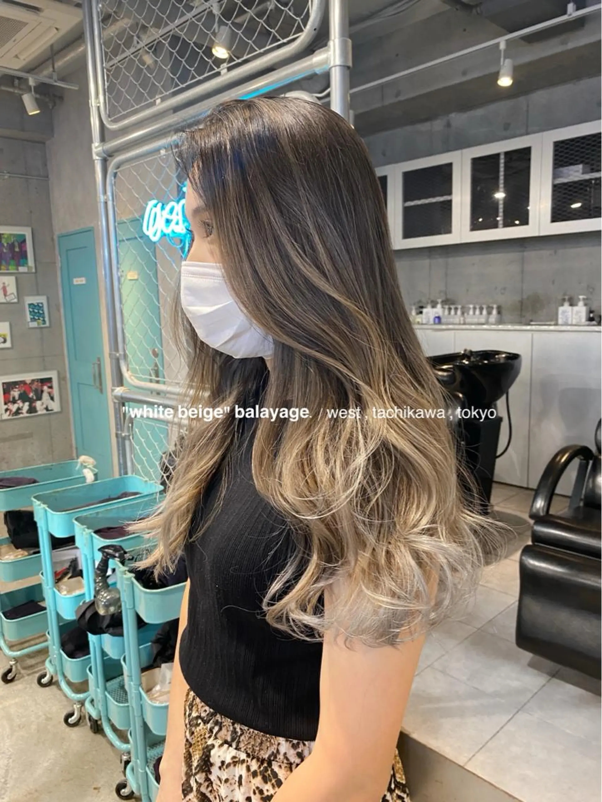 ロング カラー バレイヤージュ ベージュカラー グラデーションカラー ハイライトカラー ホワイトベージュ 竹嶌 健吾のヘアスタイル