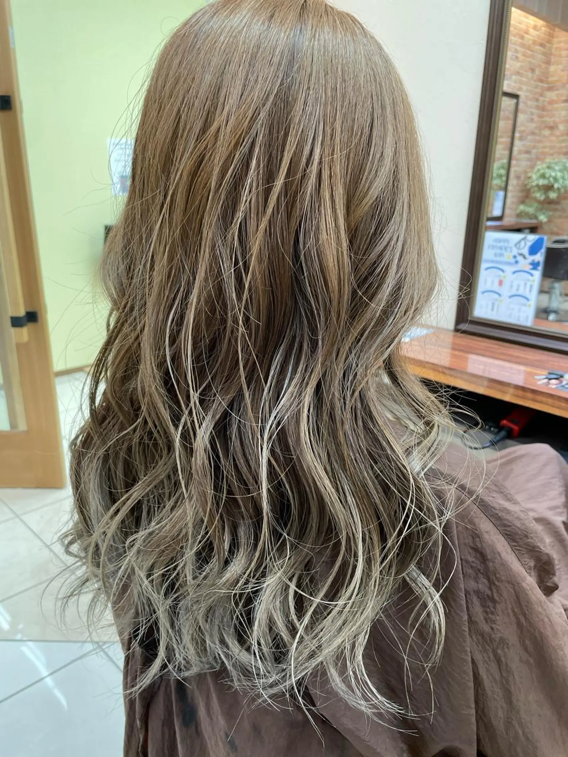 ロング カラー カット ヘアカラー EARTH池田 一之のヘアスタイル