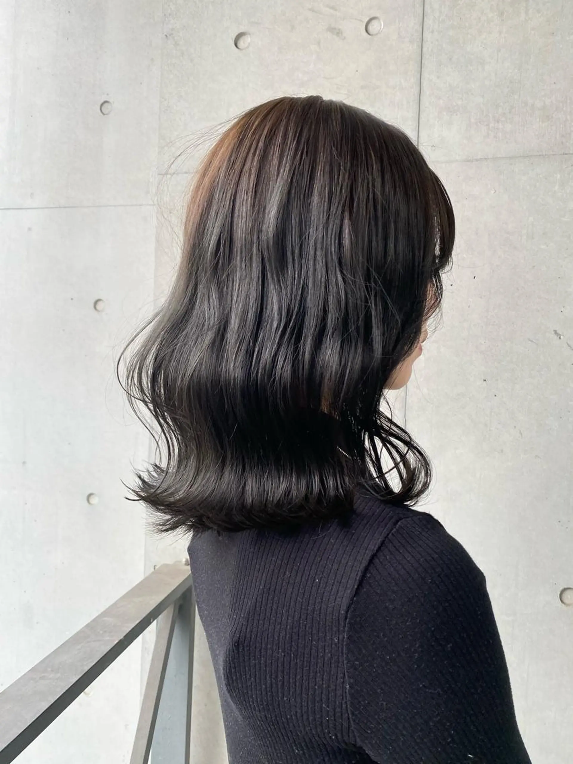 ミディアム カラー ダークグレー ダークグレージュ グレージュ 【ROA】 MISUZU✨のヘアスタイル