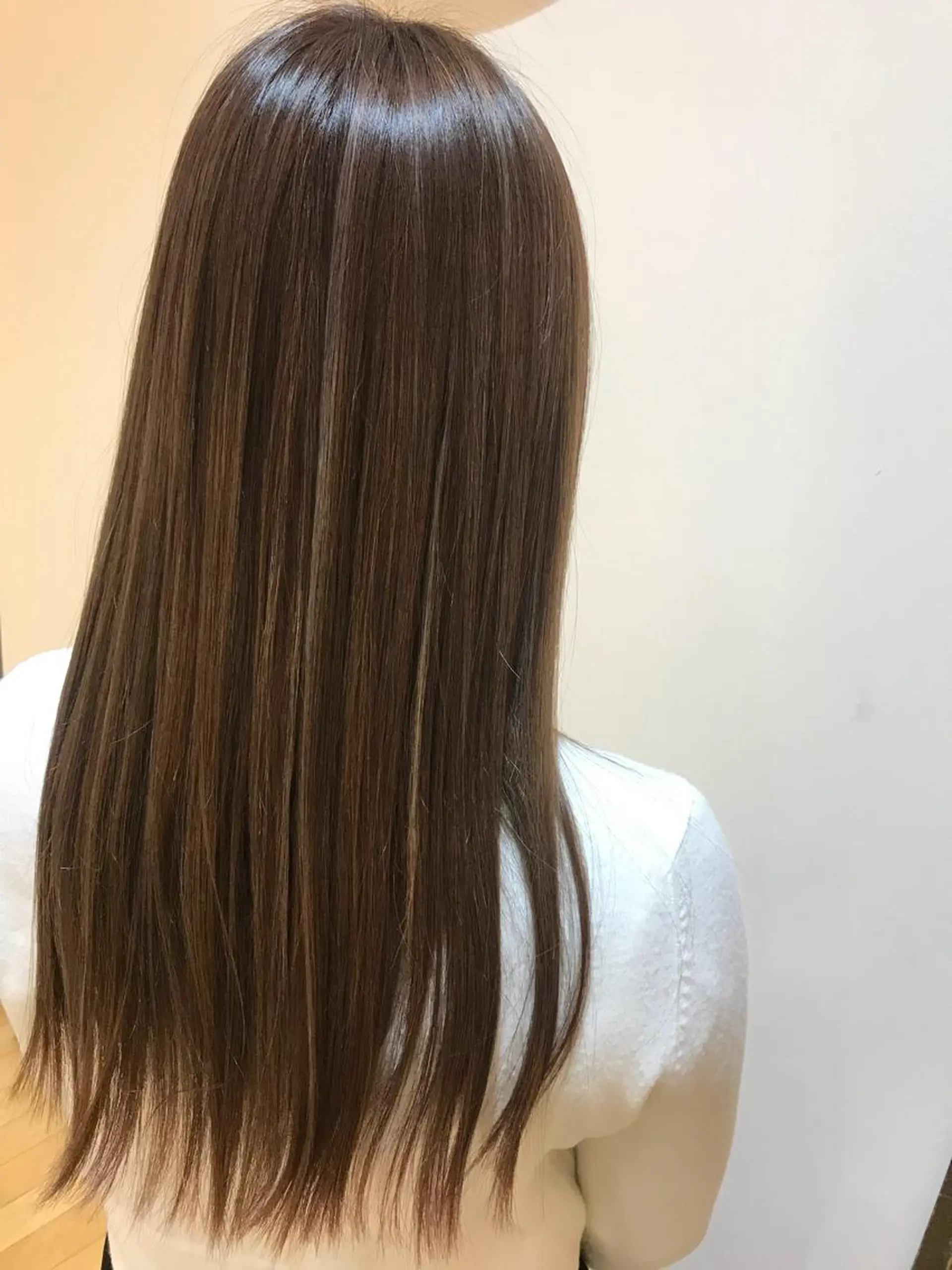 セミロング カラー 齊藤 衣梨佳のヘアスタイル