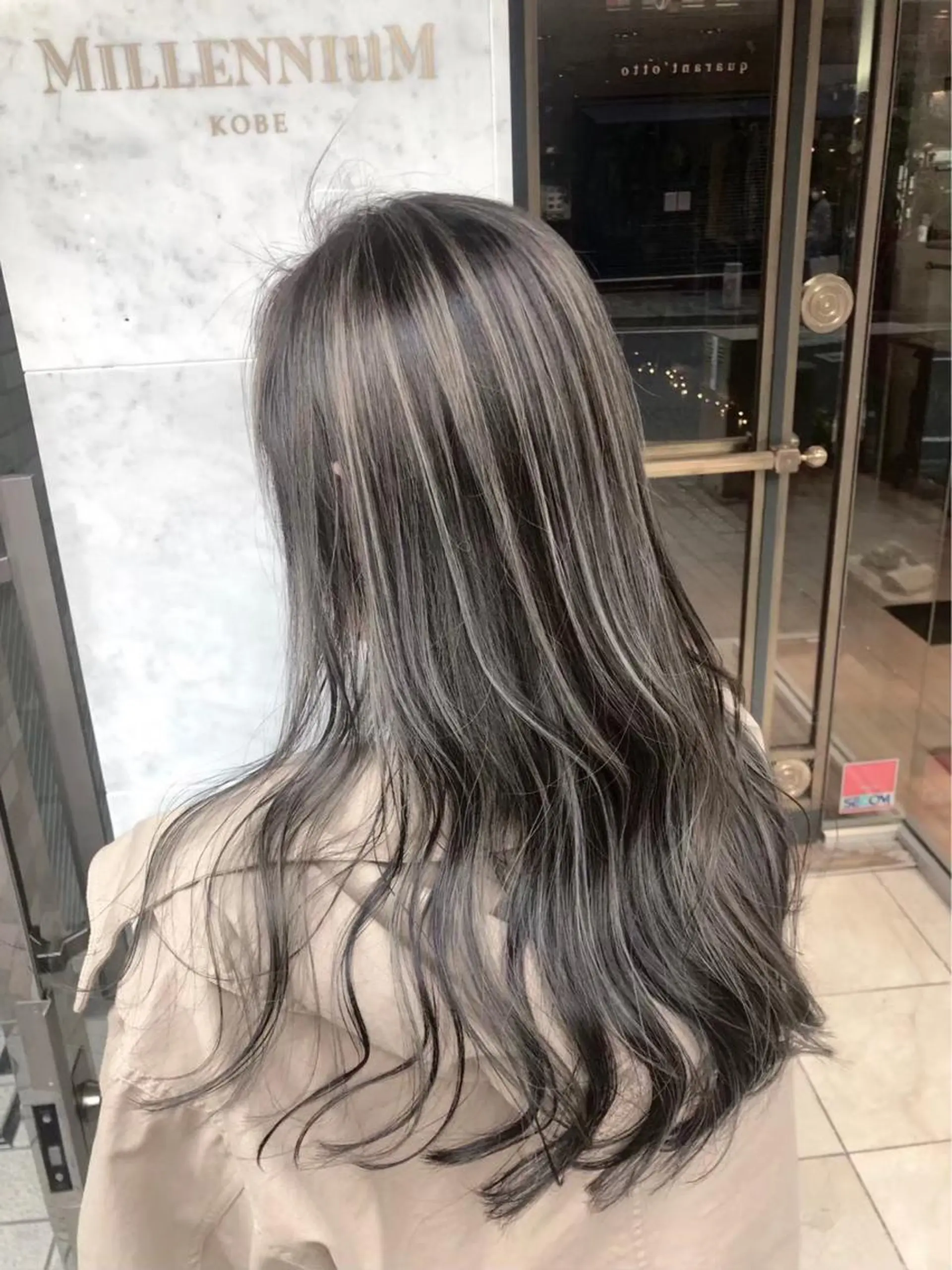 セミロング _WHITE 静岡店のヘアスタイル