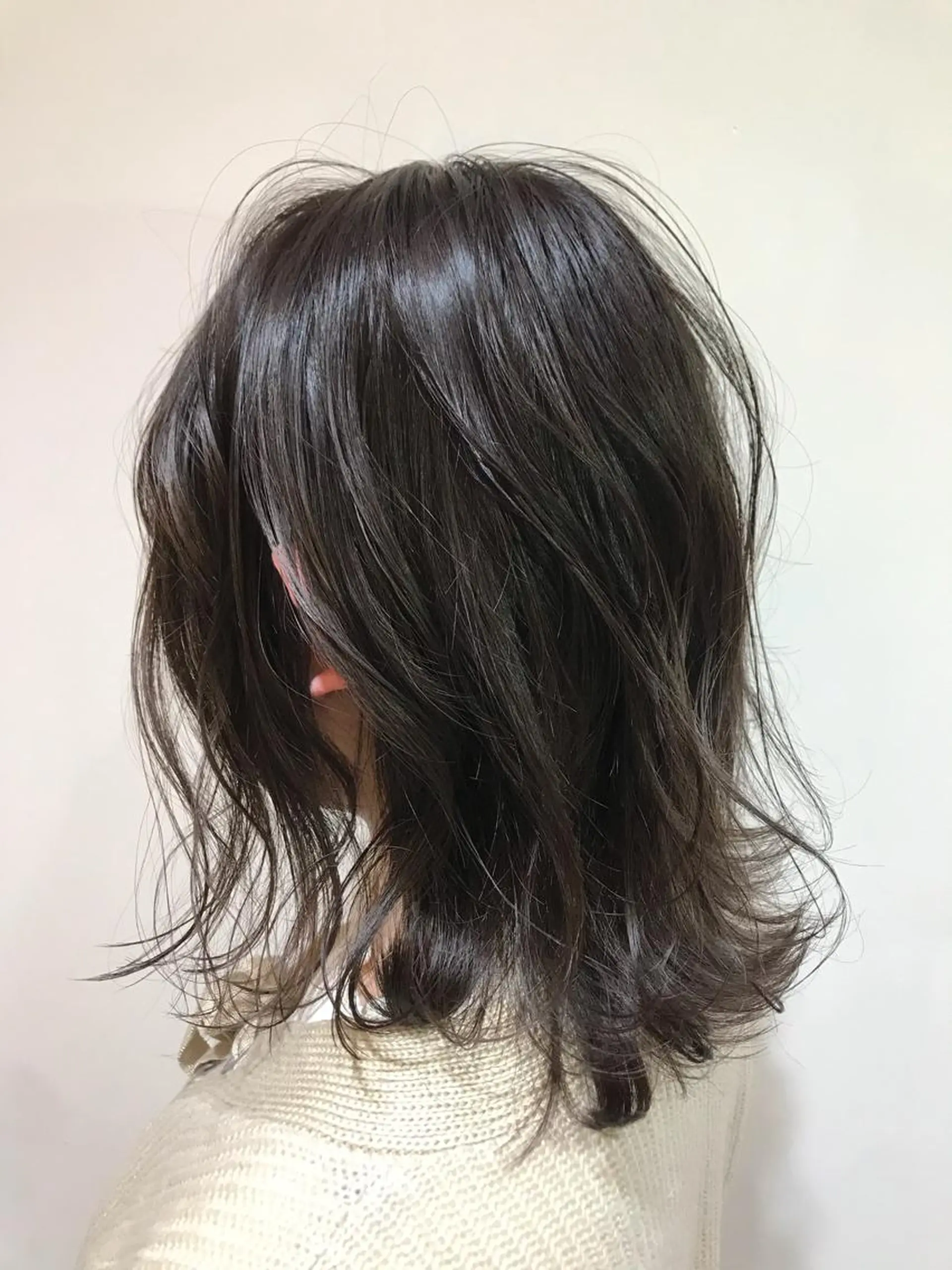 ミディアム カラー 黒髪 ブルーカラー 似合わせ/ブリーチ カラー.岡田友仁のヘアスタイル