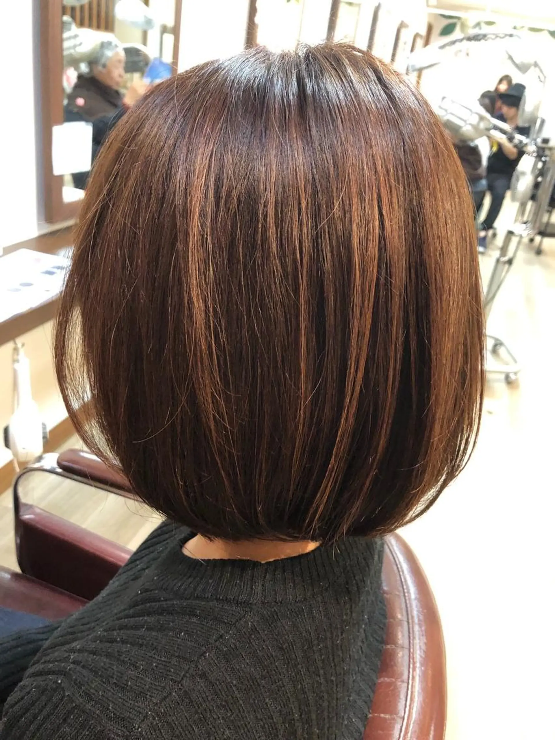 ミディアム カラー ハイライトカラー ハイライト chill out 南塚口本店のヘアスタイル