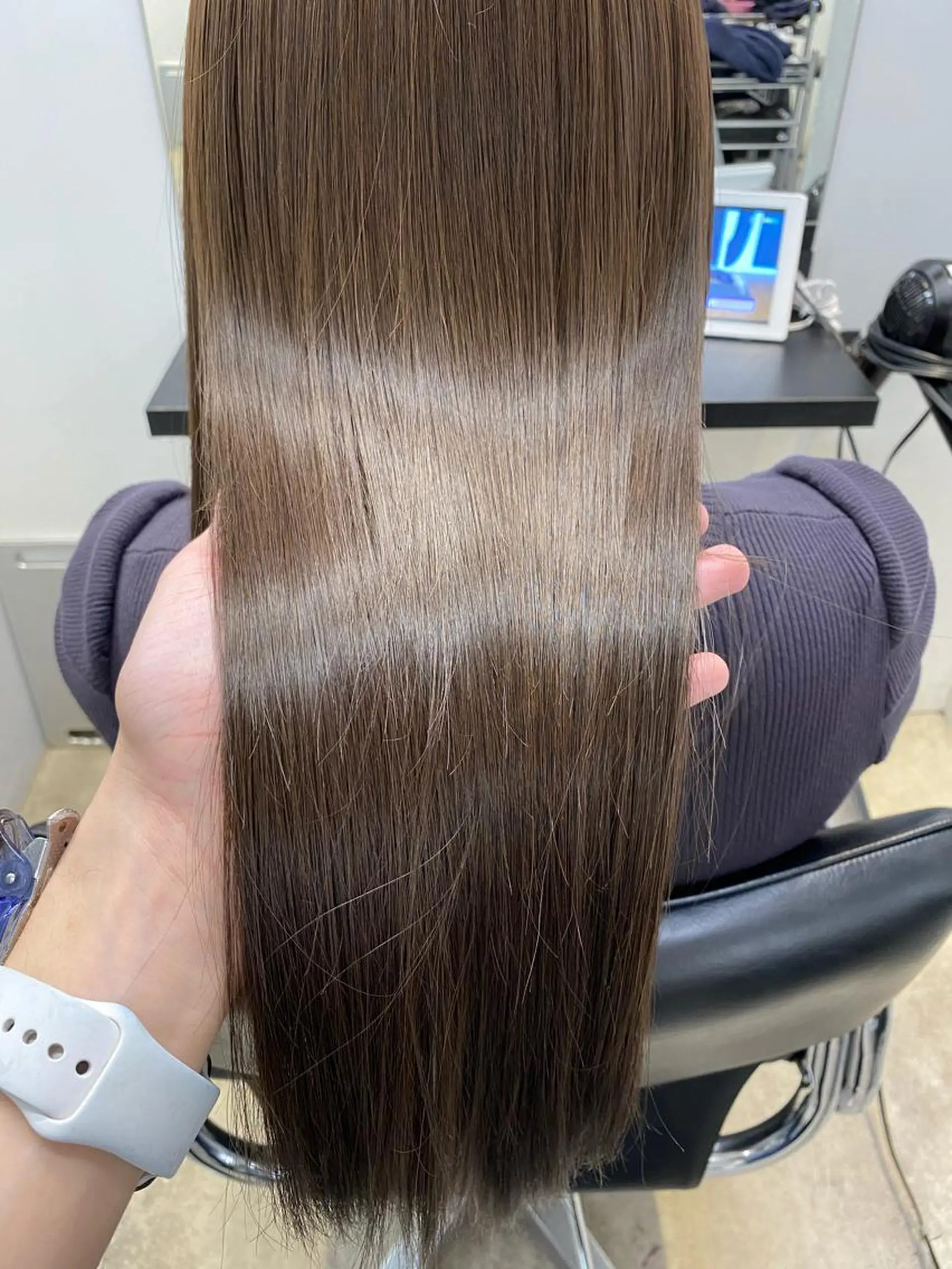 ロング アッシュ アッシュグレー ボブ 外国人風カラー ハロウィン 前髪顔周りカット 沼田　拓斗のヘアスタイル