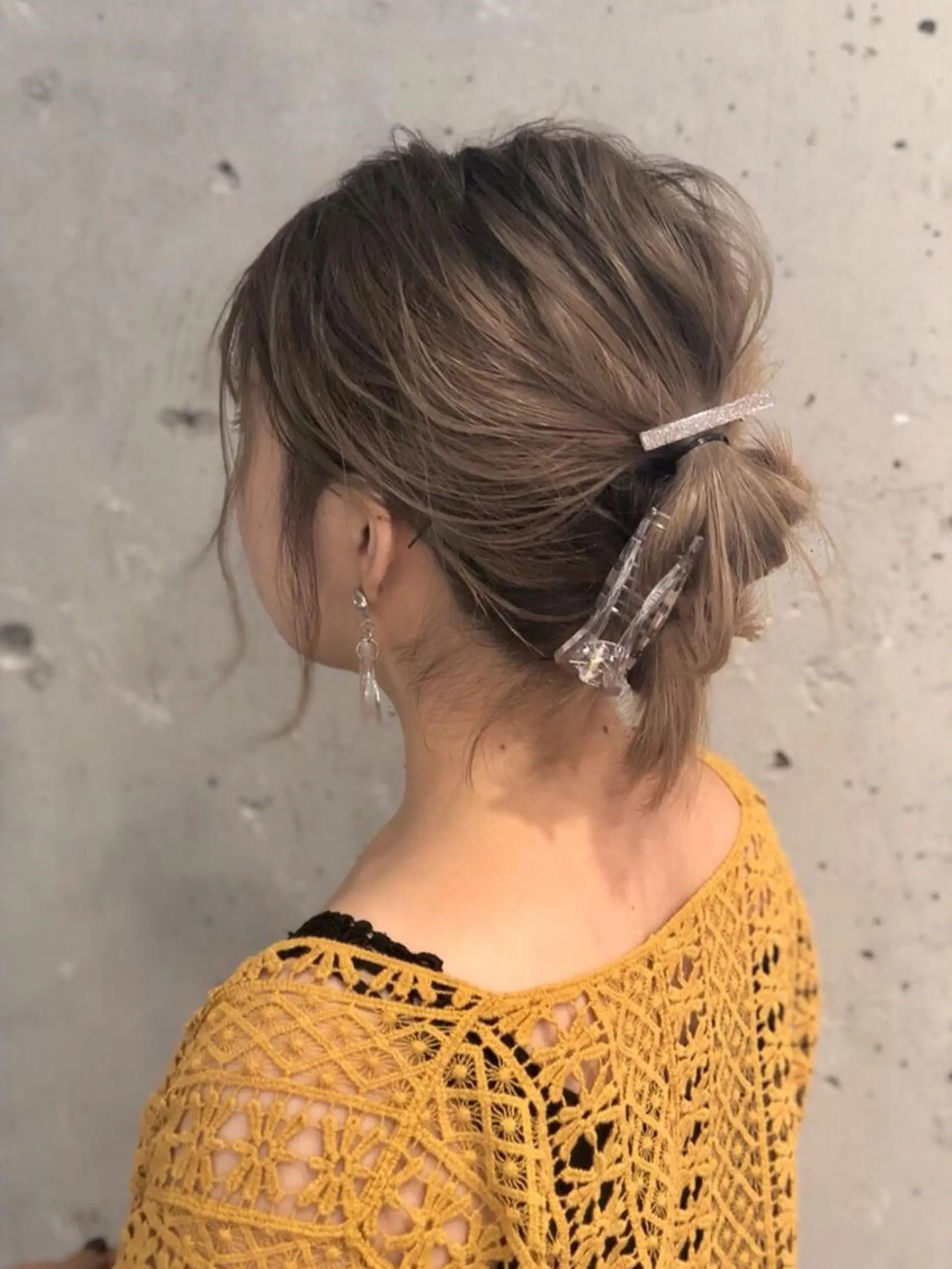 ミディアム カット ヘアカラー 稲田 結衣夏のヘアスタイル