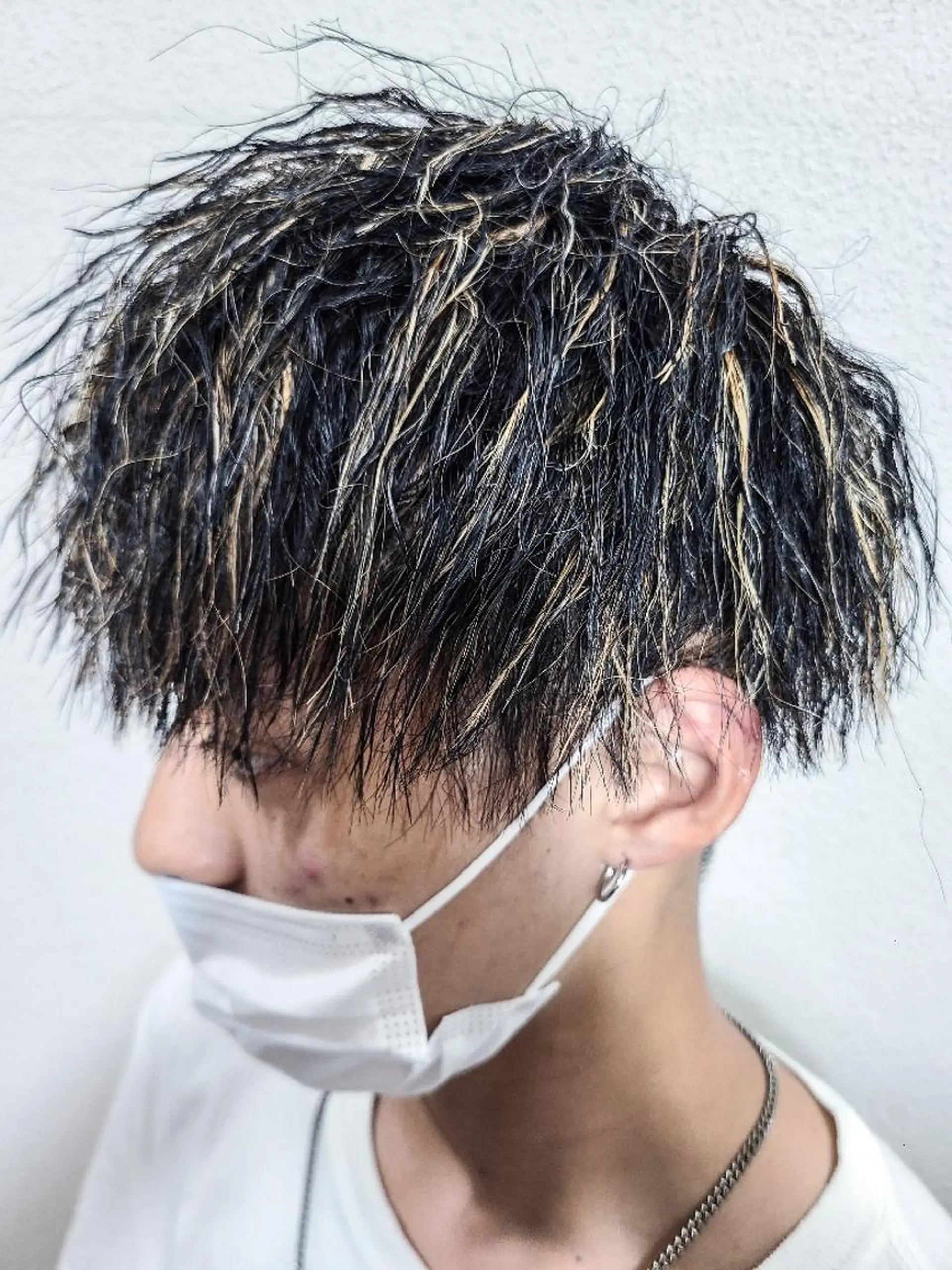 ミディアム メンズ パーマ メンズメッシュ 特殊パーマ 片山恭兵のヘアスタイル