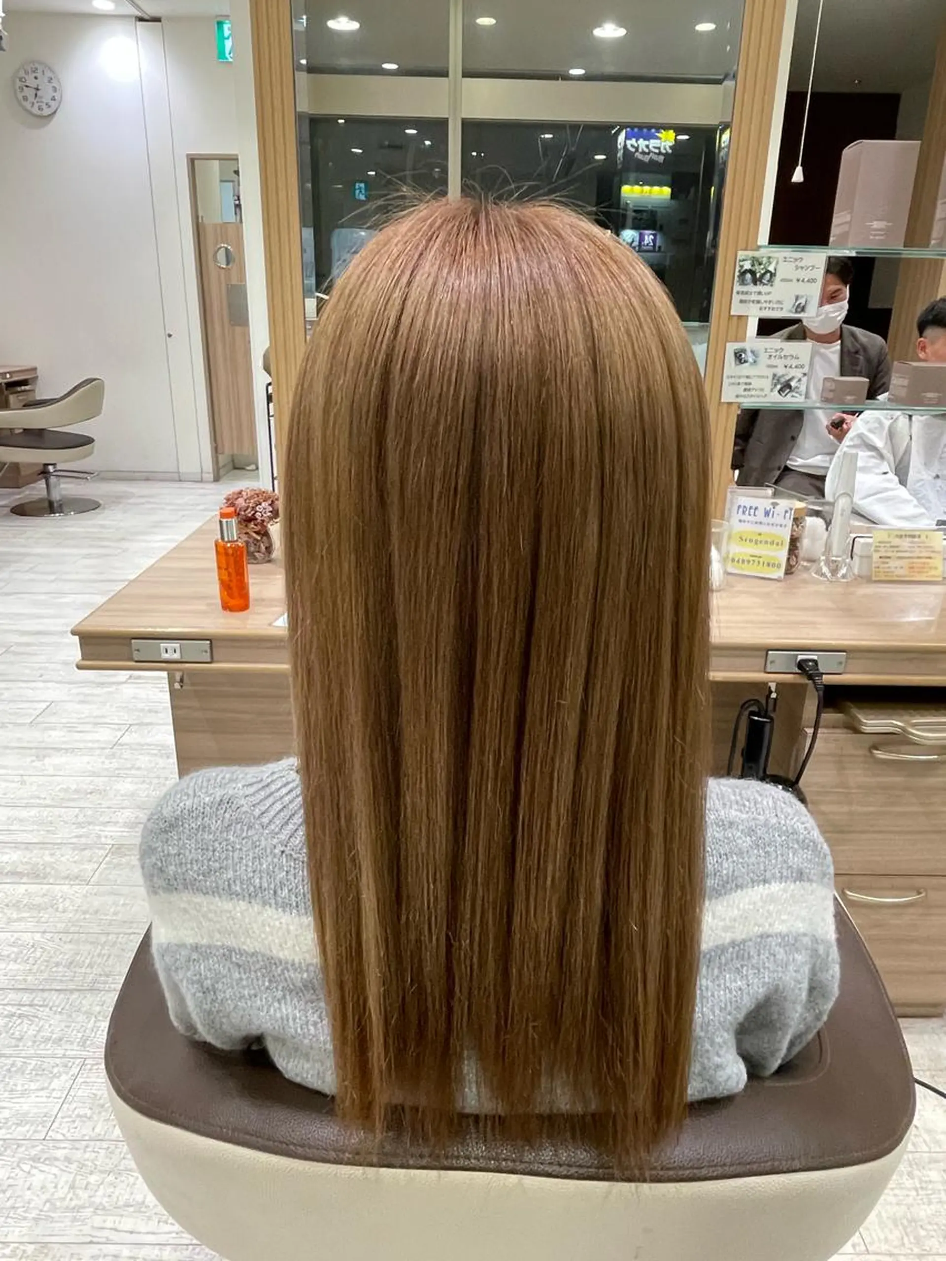 ロング カラー ベージュカラー ブリーチ ミルクティーベージュ 加藤 未歩のヘアスタイル