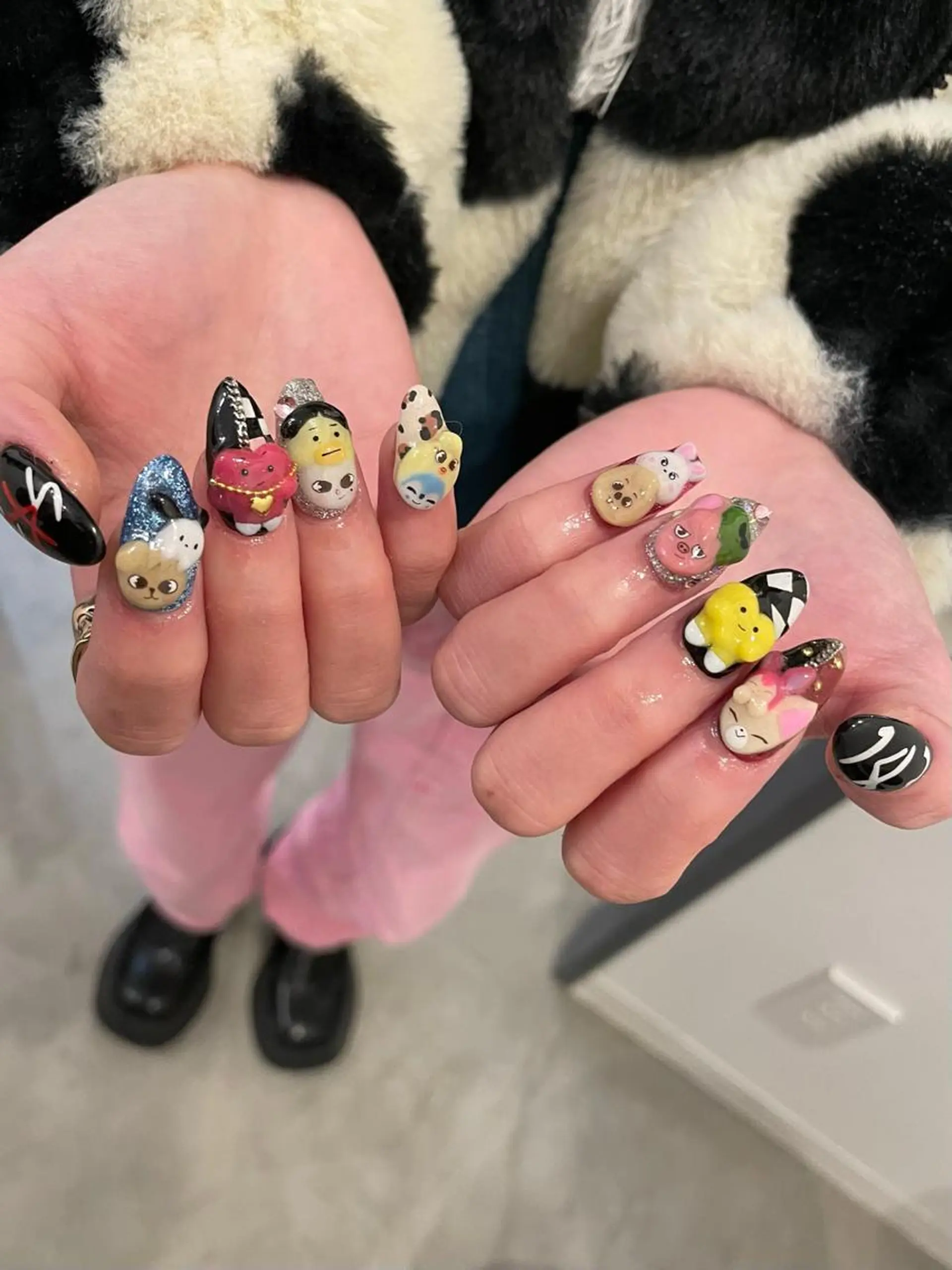 ロング m kaori𓃟のネイルデザイン