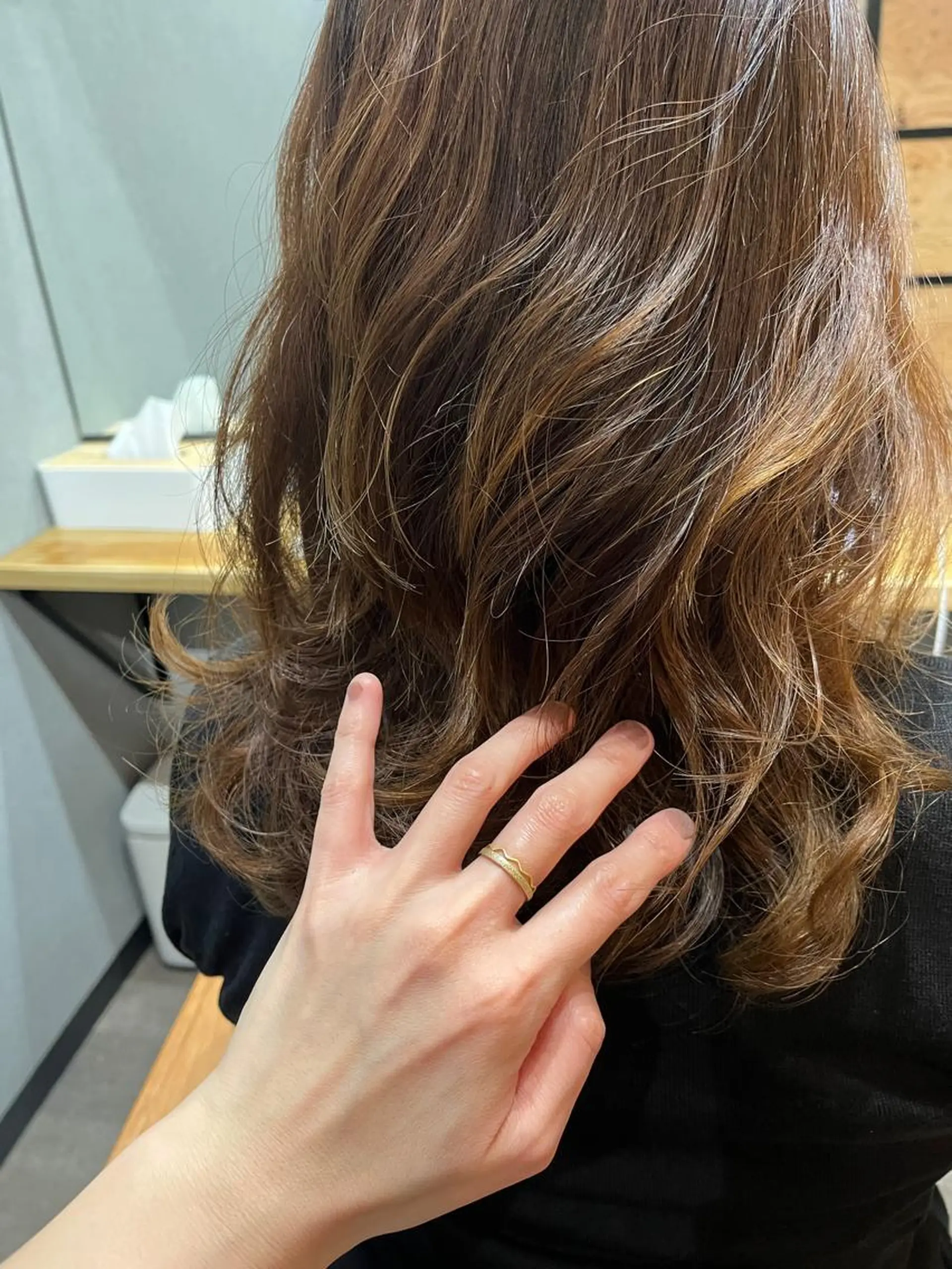 ロング カラー パーマ ヘアアレンジ メンズ キッズ ネイル マツエク・マツパ アイブロウ メンズブリーチ メンズハイライト メンズインナーカラー メンズ韓国風 ブリーチ 久木原 ゆりのヘアスタイル