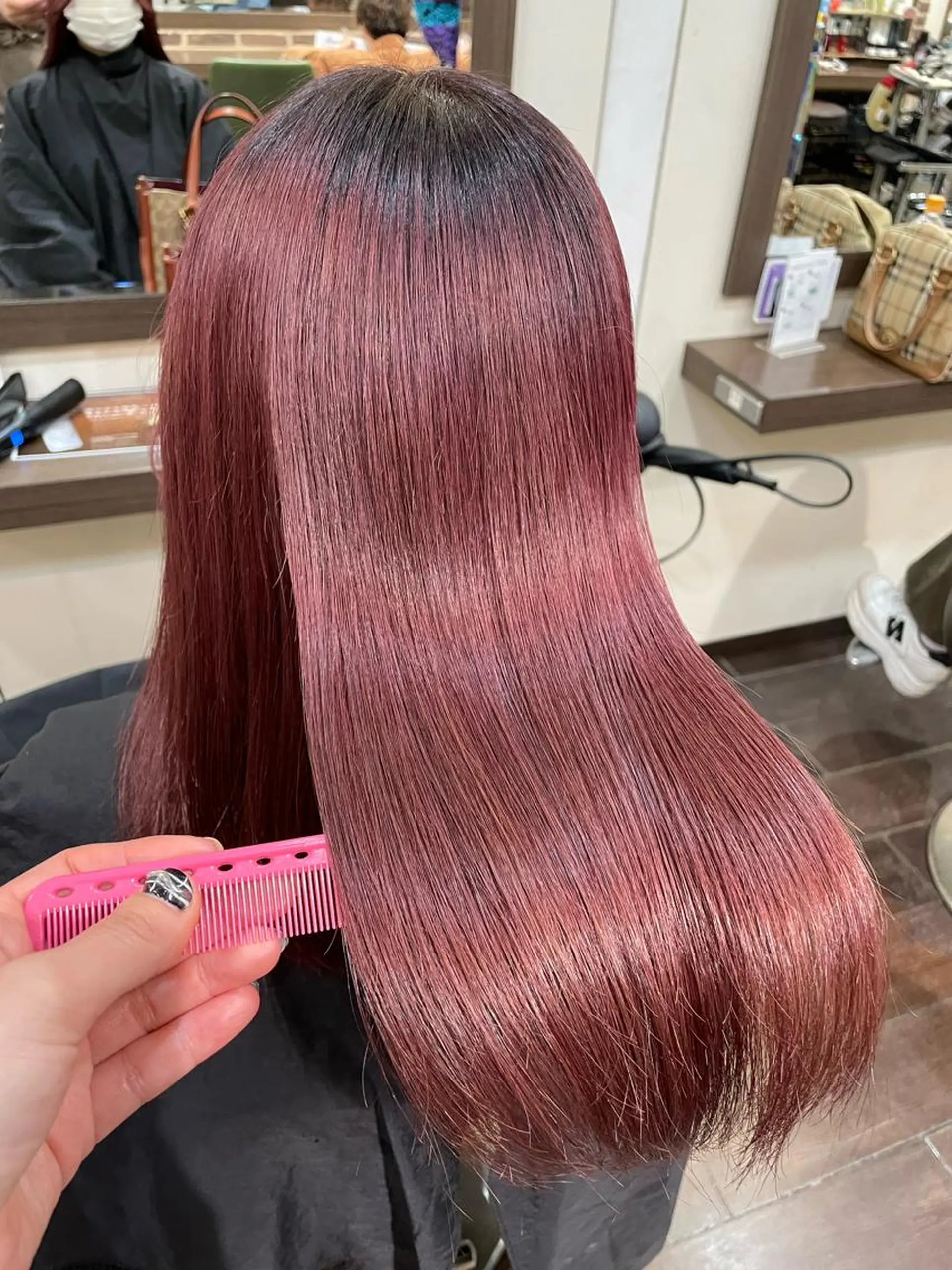 セミロング 髪質改善 トリートメント aya/小顔レイヤー /柔らかカラーのヘアスタイル