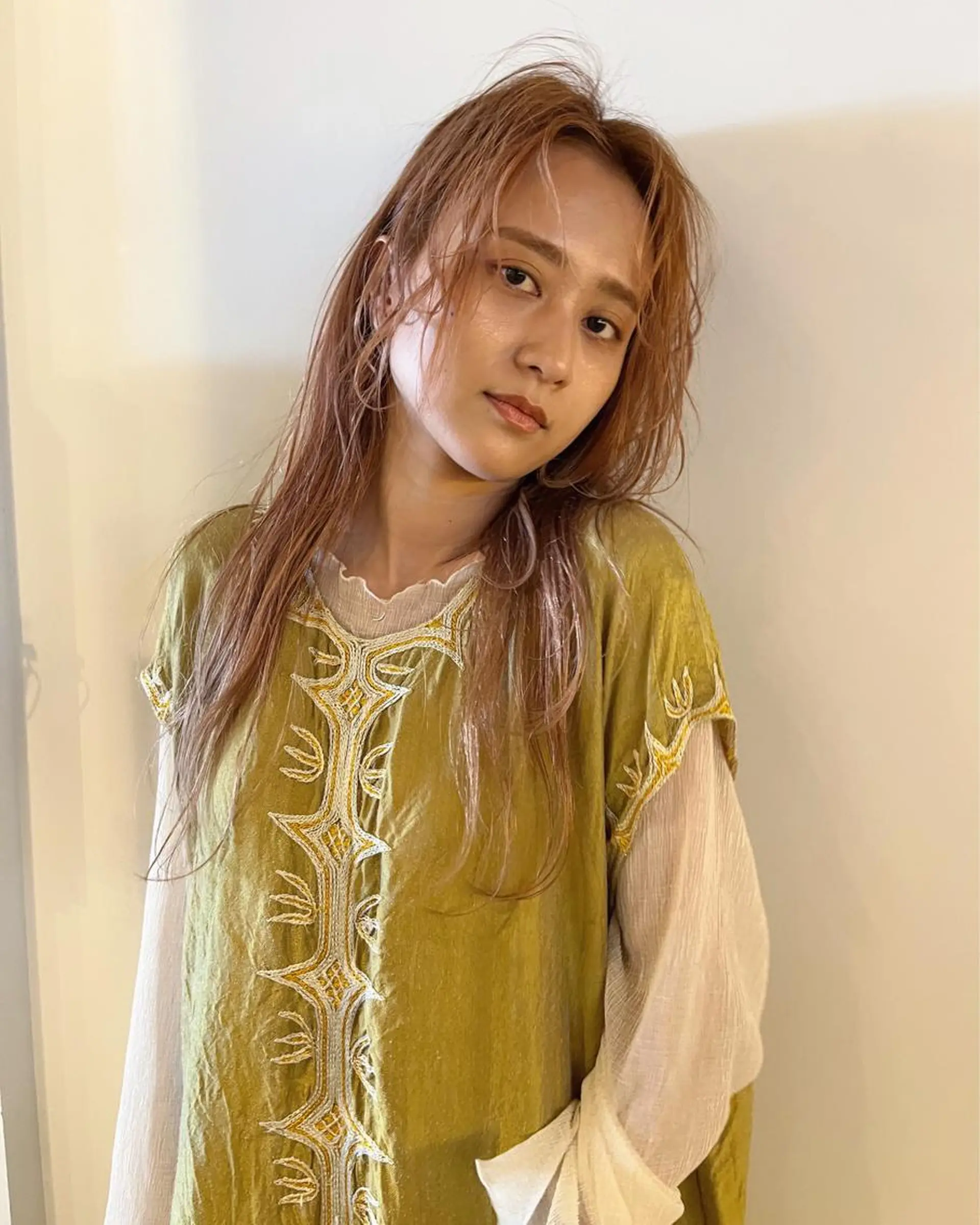 ロング hono/ボブ/ ハイトーン/ベージュのヘアスタイル