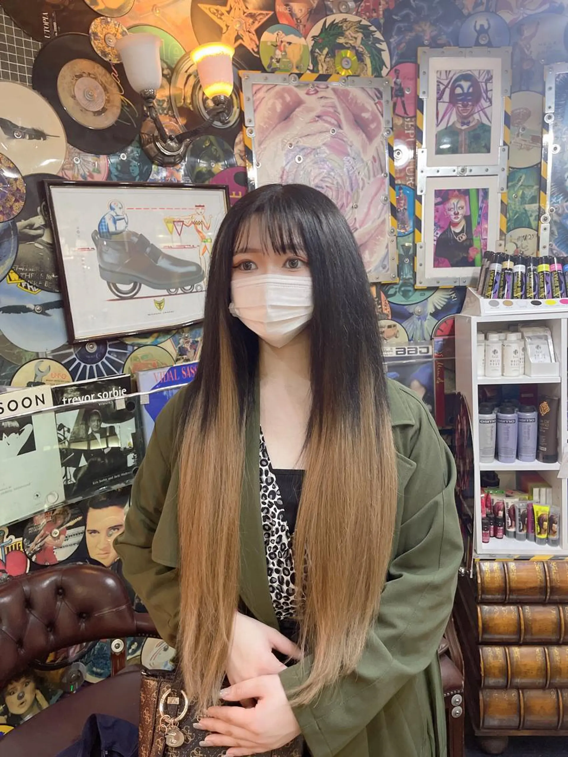 ロング カラー ヘアアレンジ 編み込みエクステ ベージュカラー グラデーションカラー エクステ ロング 🌈派手髪エクステ ブレイズ🌈ひろとのヘアスタイル