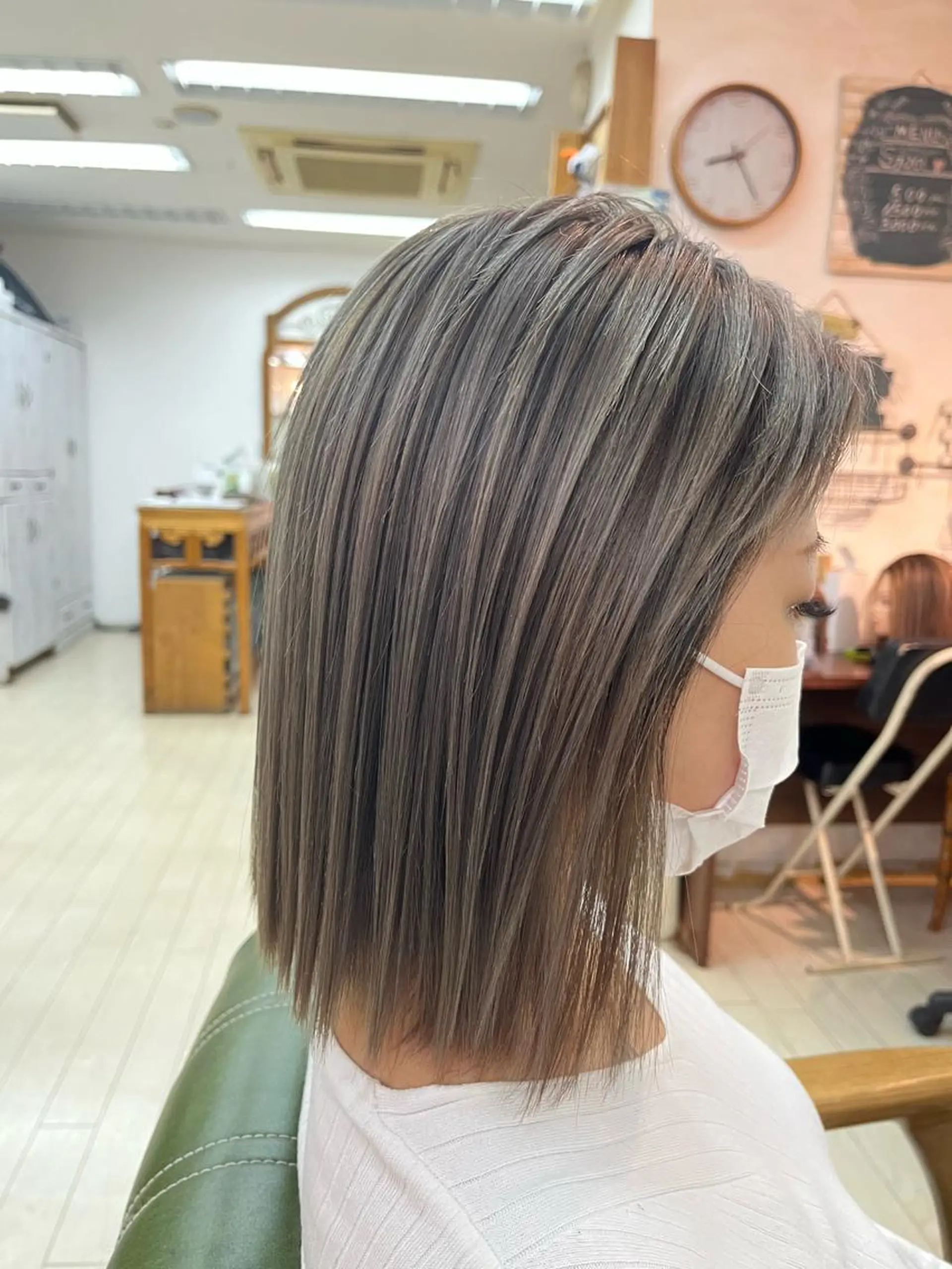 ミディアム レイヤーカット 岩下 葉平(店長)のヘアスタイル