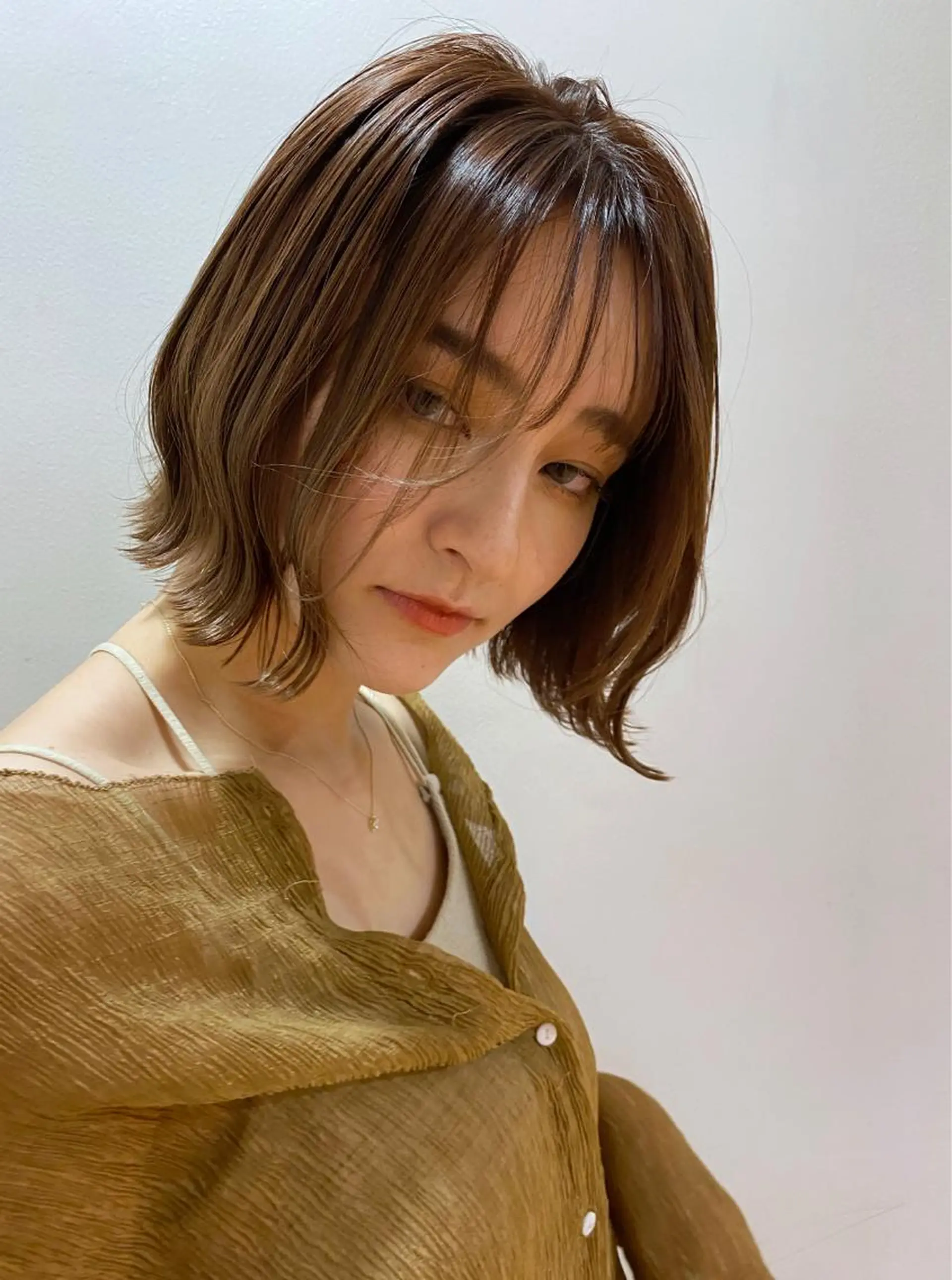 ショート カラー 小顔レイヤー/ ベージュ🤍Rieのヘアスタイル