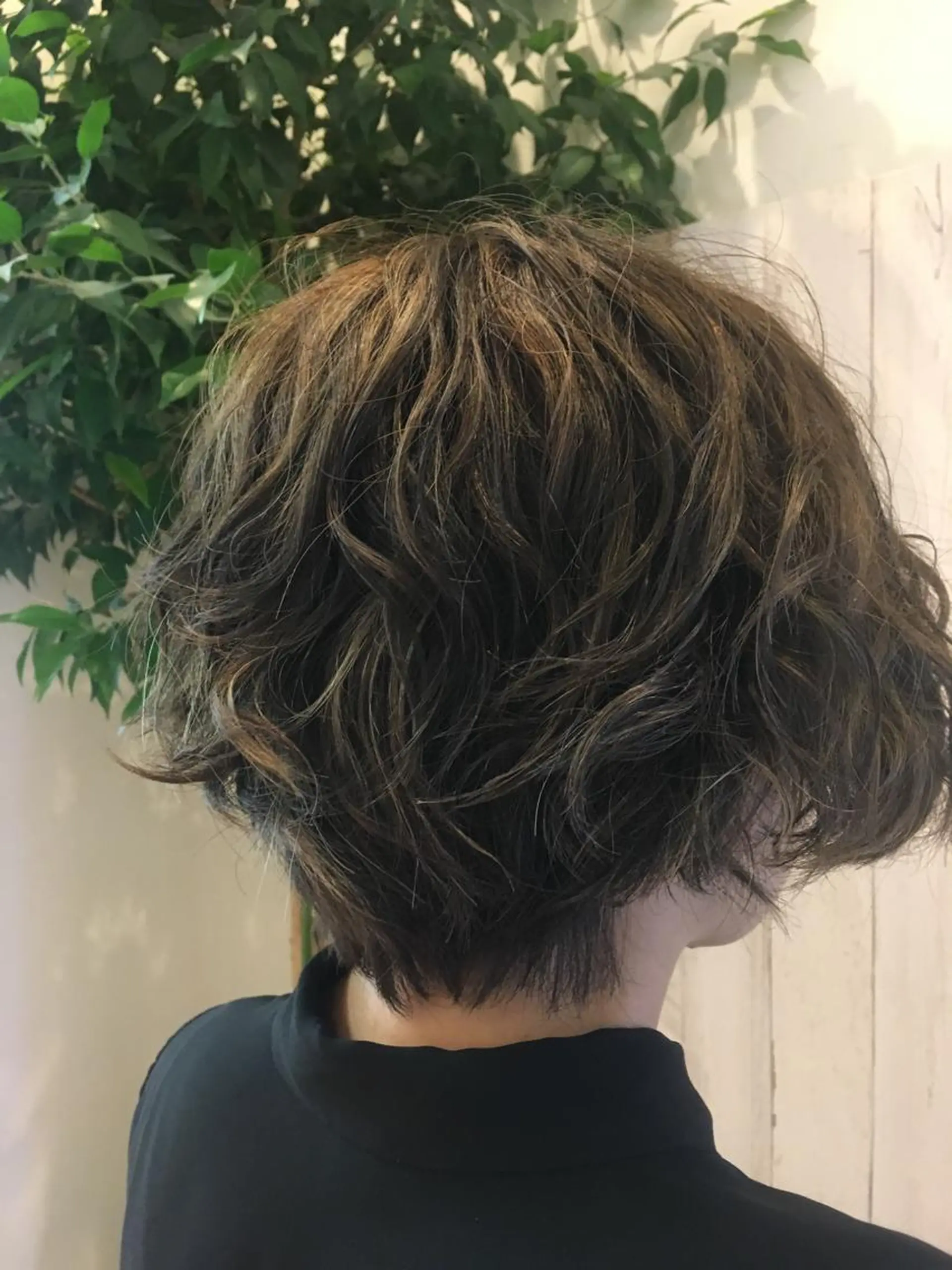 ショート カラー パーマ 奥谷 美代子のヘアスタイル