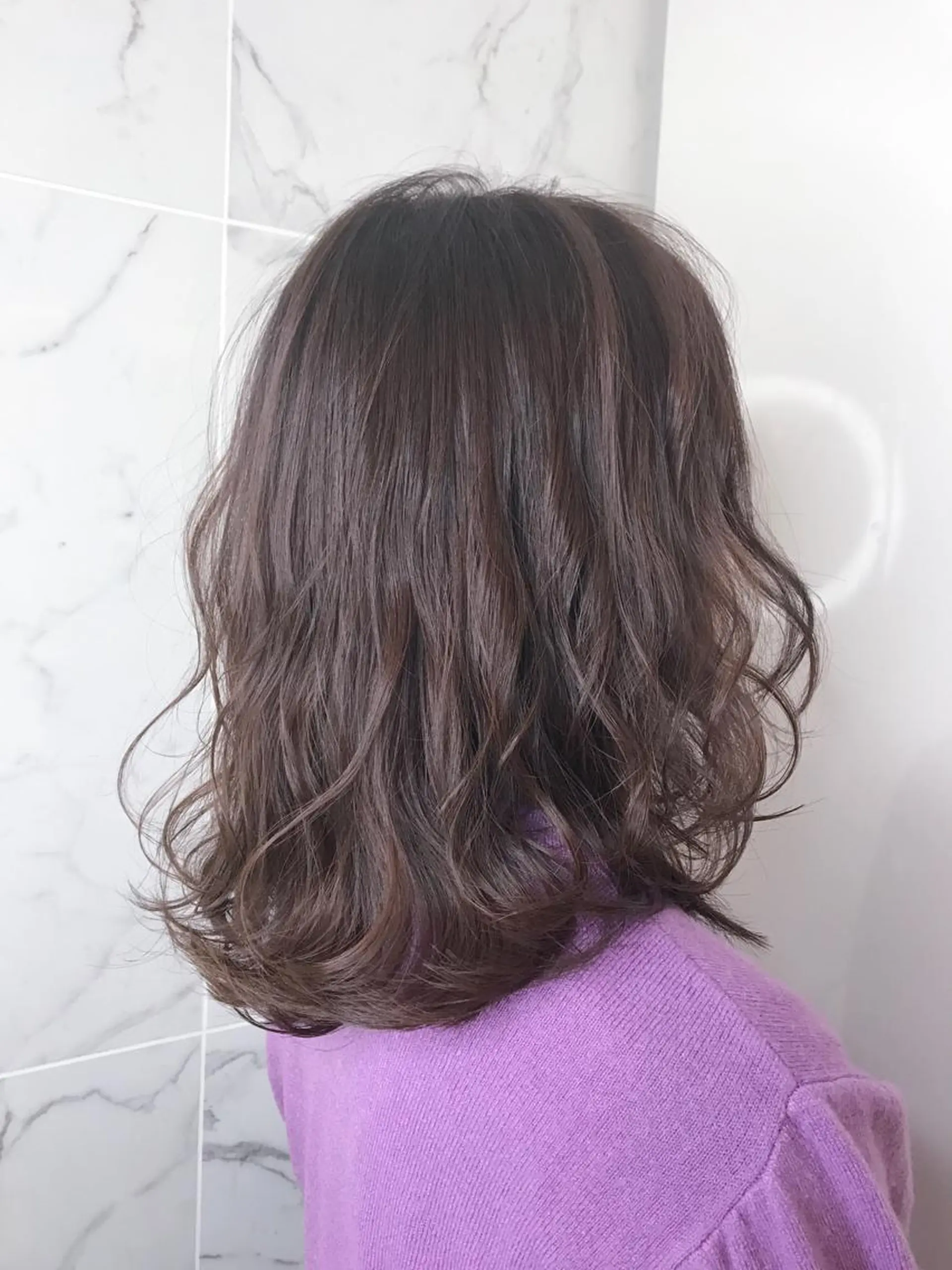 ミディアム カラー ヘアアレンジ アッシュ ラベンダーカラー ラベンダーアッシュ カット ヘッドスパ 今井 由佳のヘアスタイル