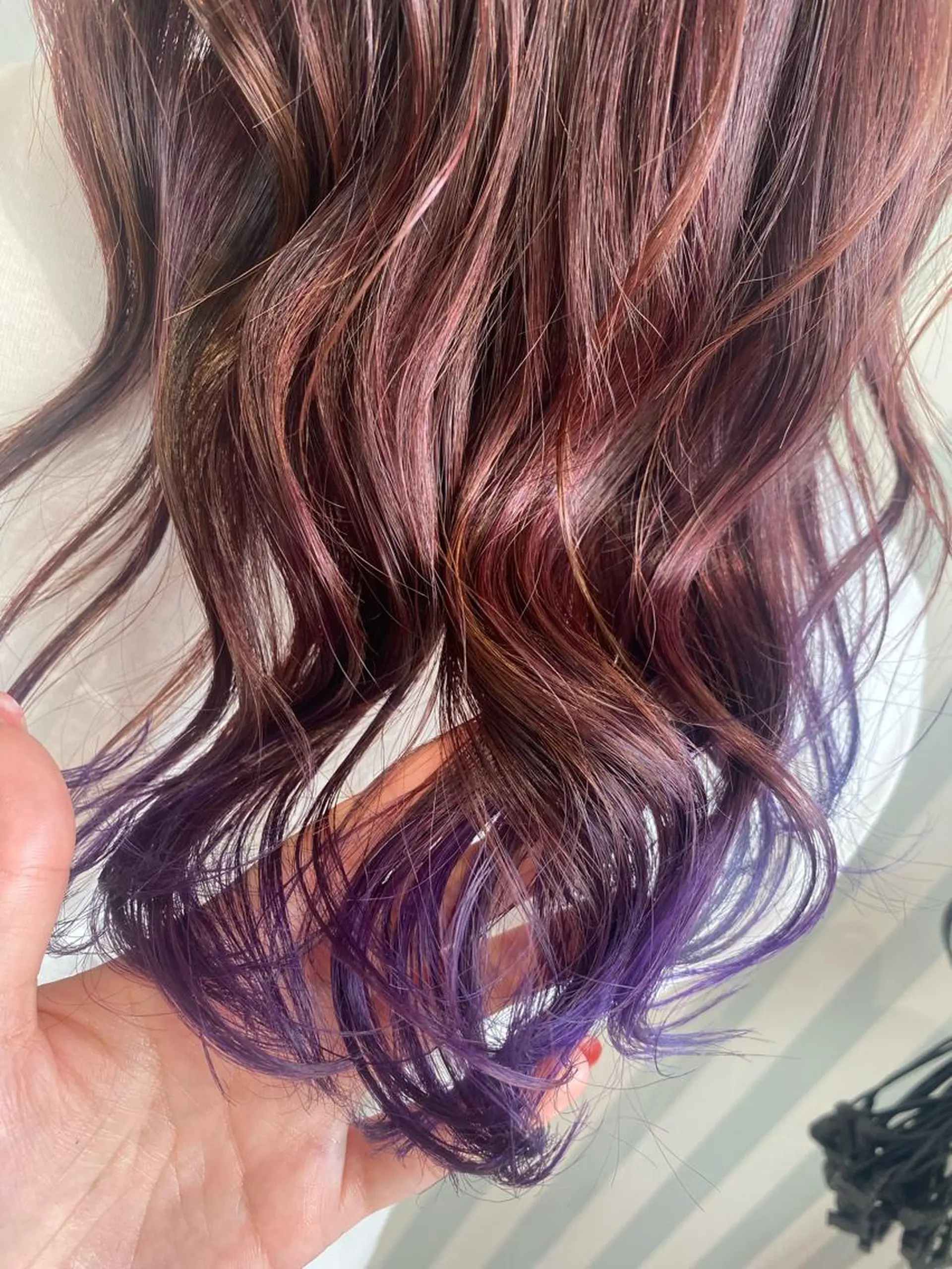 セミロング カラー ブリーチ パープルカラー 小顔レイヤー/ ベージュ🤍Rieのヘアスタイル