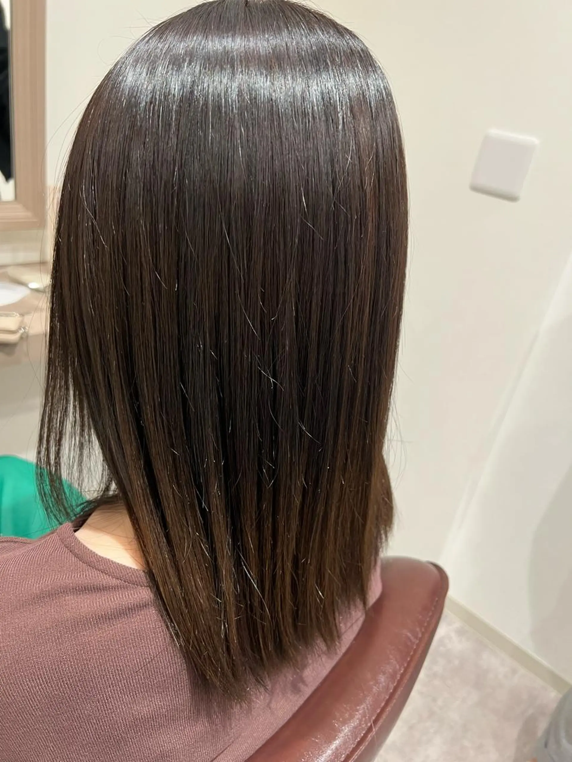 ミディアム カット ヘアカラー 縮毛矯正 井上 美春のヘアスタイル