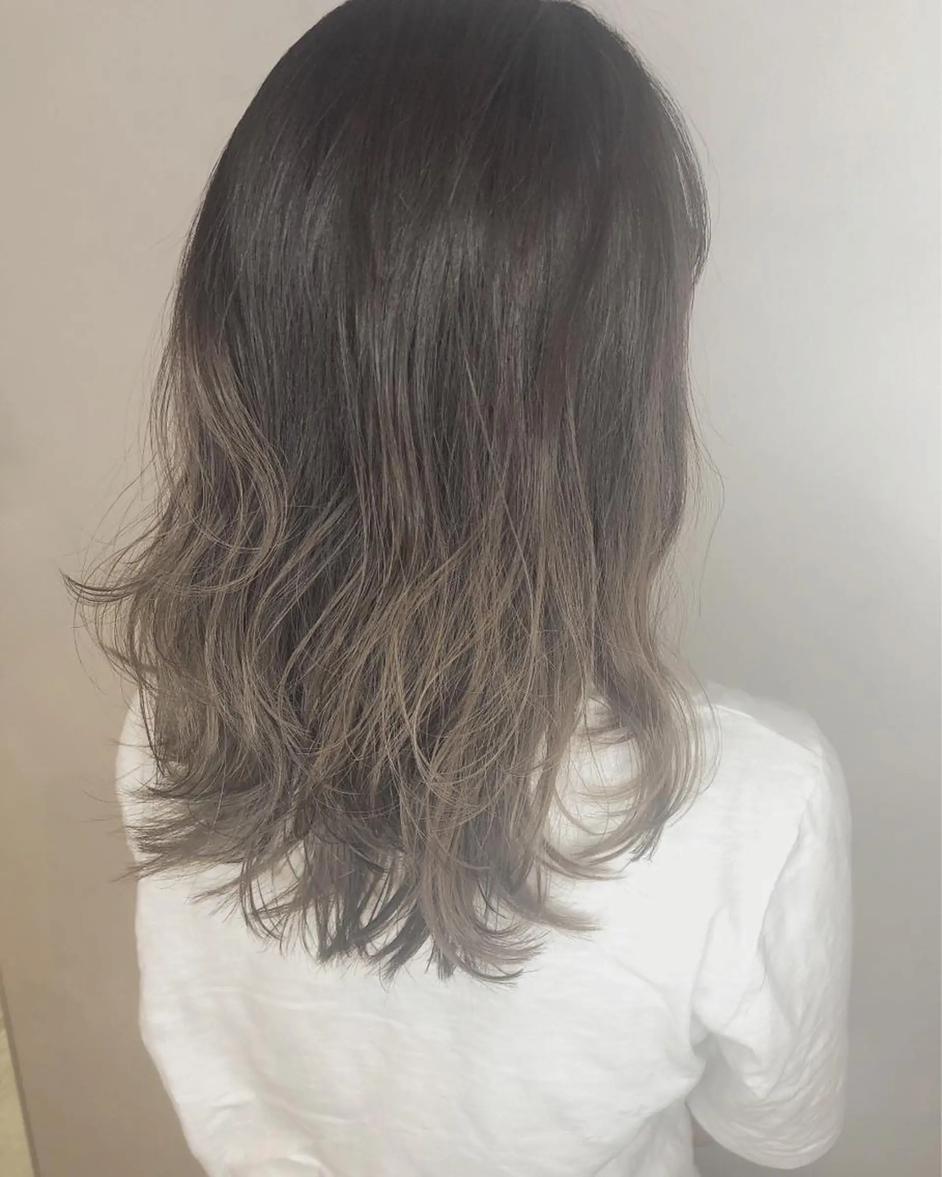 セミロング カラーと髪質改善 のミライのヘアスタイル