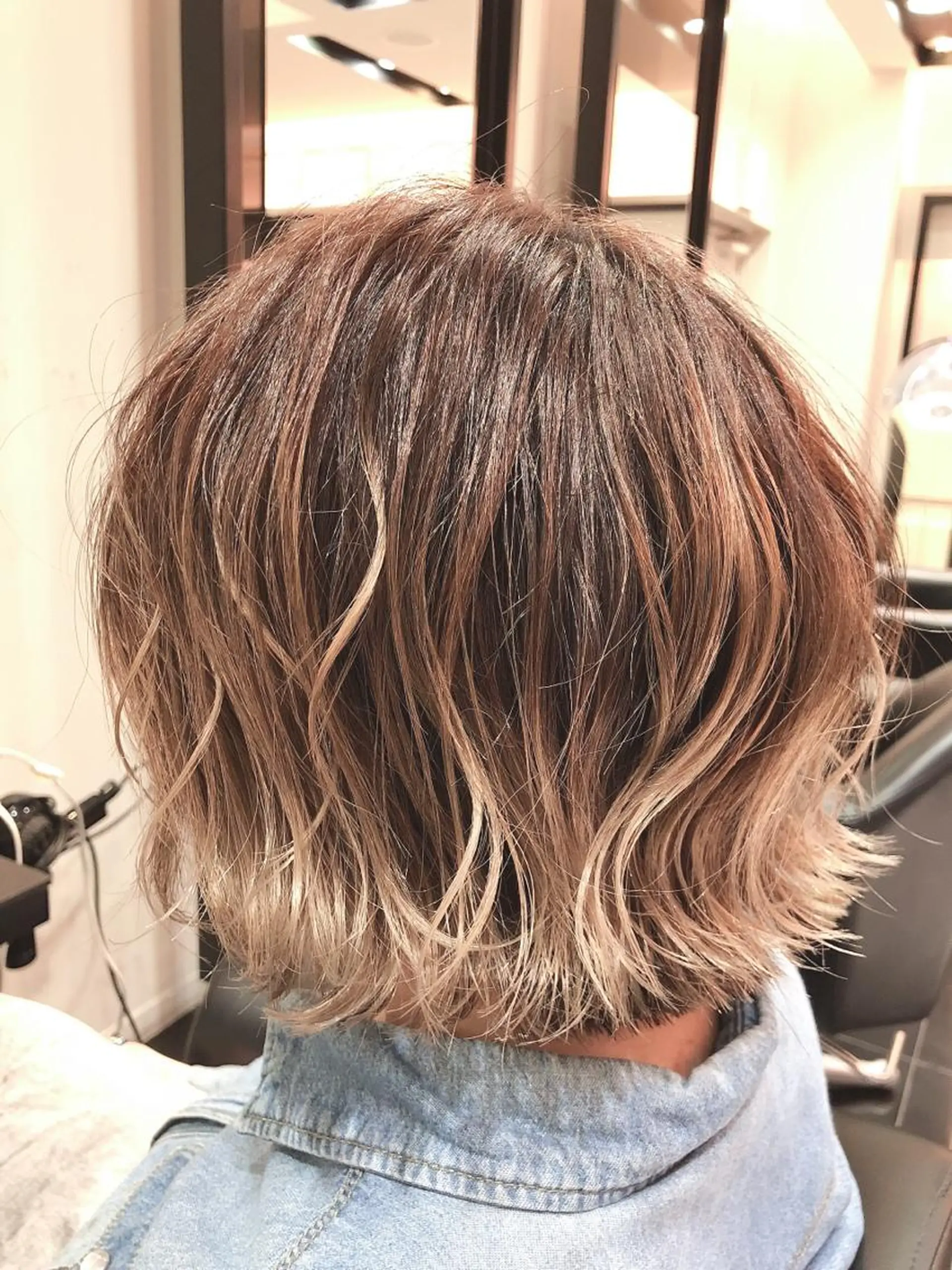 ショート カラー ヘアアレンジ 切りっぱなしボブ バレイヤージュ ハイライトカラー ボブ ハイライト カット ヘアカラー adept北千住店所属・✨髪質改善＆ボブ✨ 近藤 凌のヘアスタイル