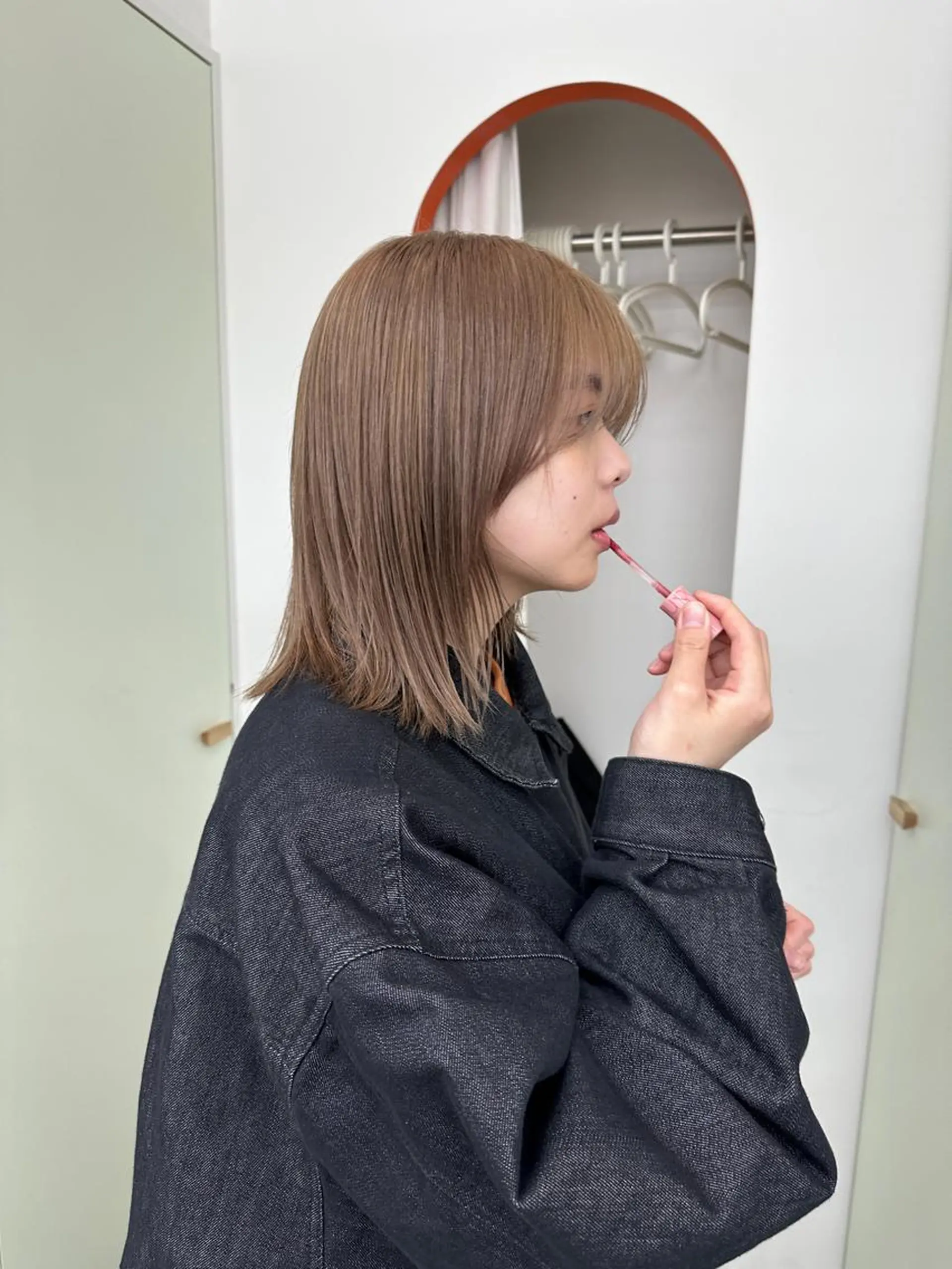 ミディアム カラー ベージュカラー ブリーチ ケアブリーチ ミルクティーベージュ ヘアカラー トリートメント ボブ/レイヤー/ケア パーマ/リュウタのヘアスタイル