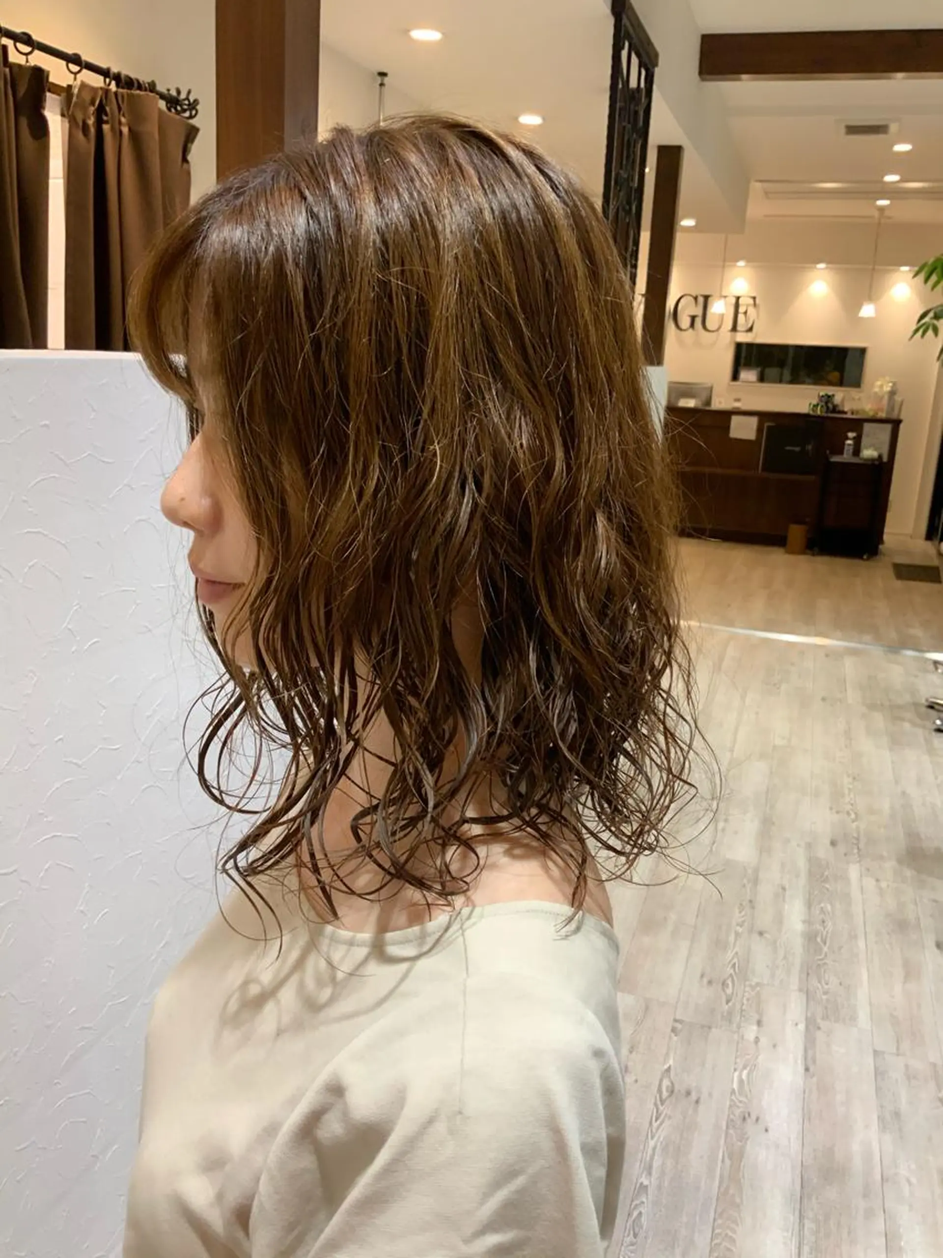 ミディアム パーマ 🌿ストレート🌿 髪質改善☘️シュウヤのヘアスタイル