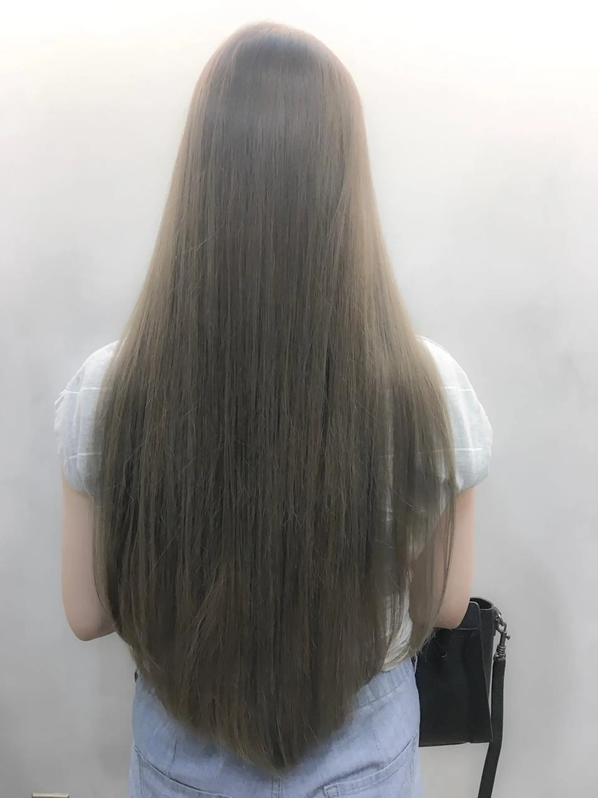 ロング カラー バレイヤージュ ブリーチ 透明感カラー グラデーションカラー グレージュ 中田 敏明のヘアスタイル