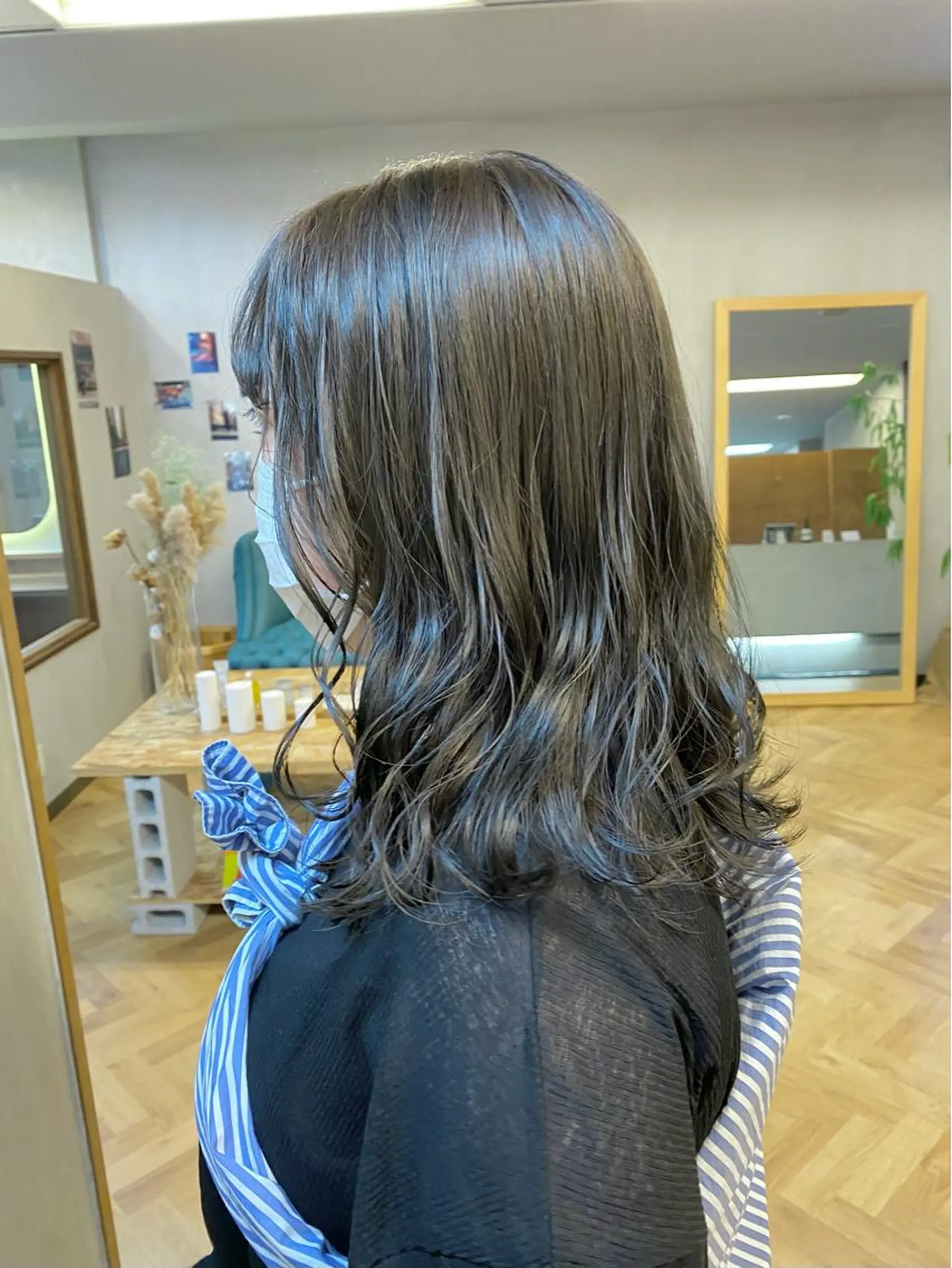 ミディアム カラー パーマ ヘアアレンジ ブリーチ 透明感カラー グレージュ ブリーチなしカラー オリーブグレージュ カット ヘアカラー トリートメント ハル🌸柔色/ ブリーチなし/艶髪のヘアスタイル