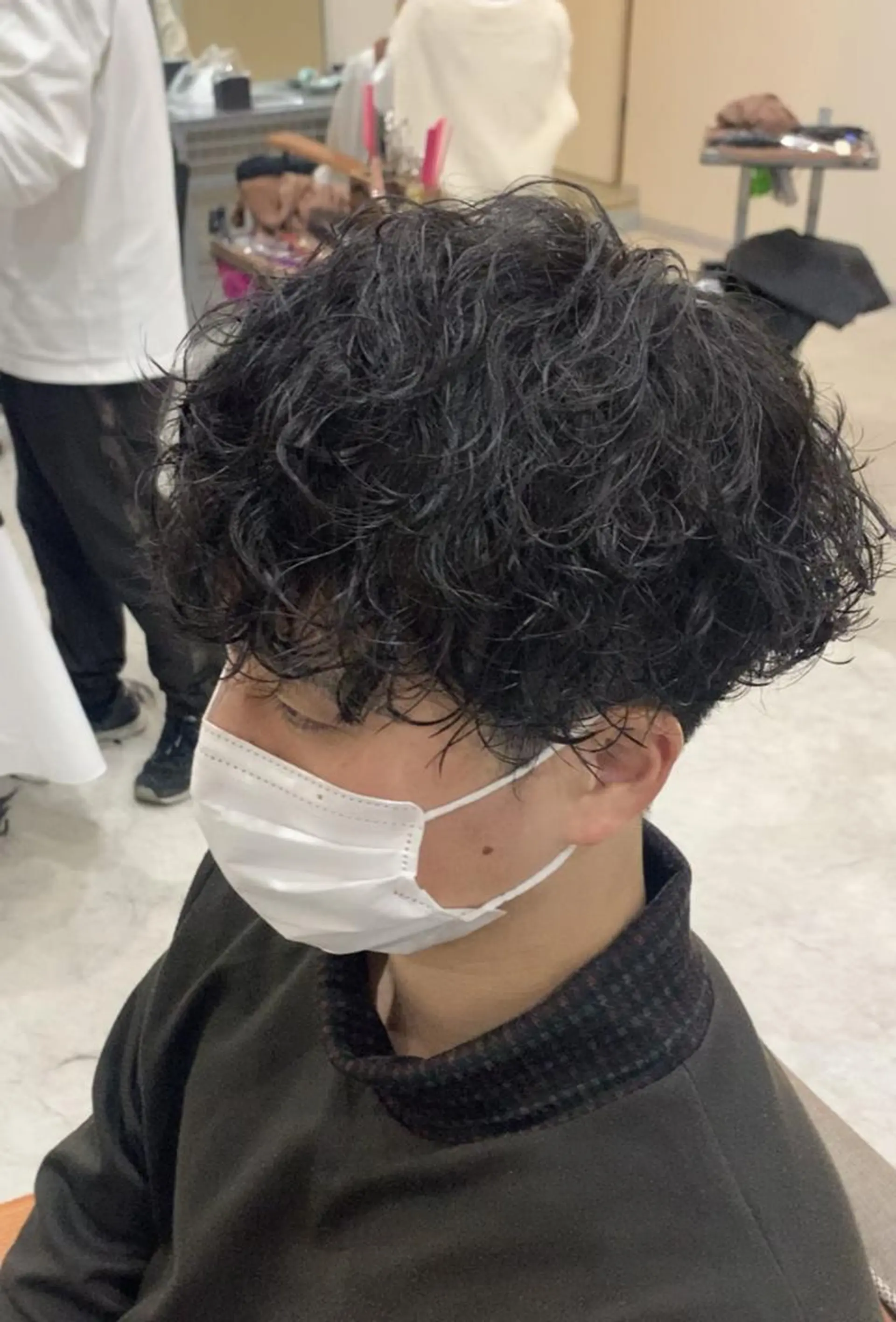 ショート パーマ メンズ カラー アップバング メンズブリーチ センターパート フェードカット メンズハイライト クセを最大限に活かす メンズ特化|奈良大祐のヘアスタイル