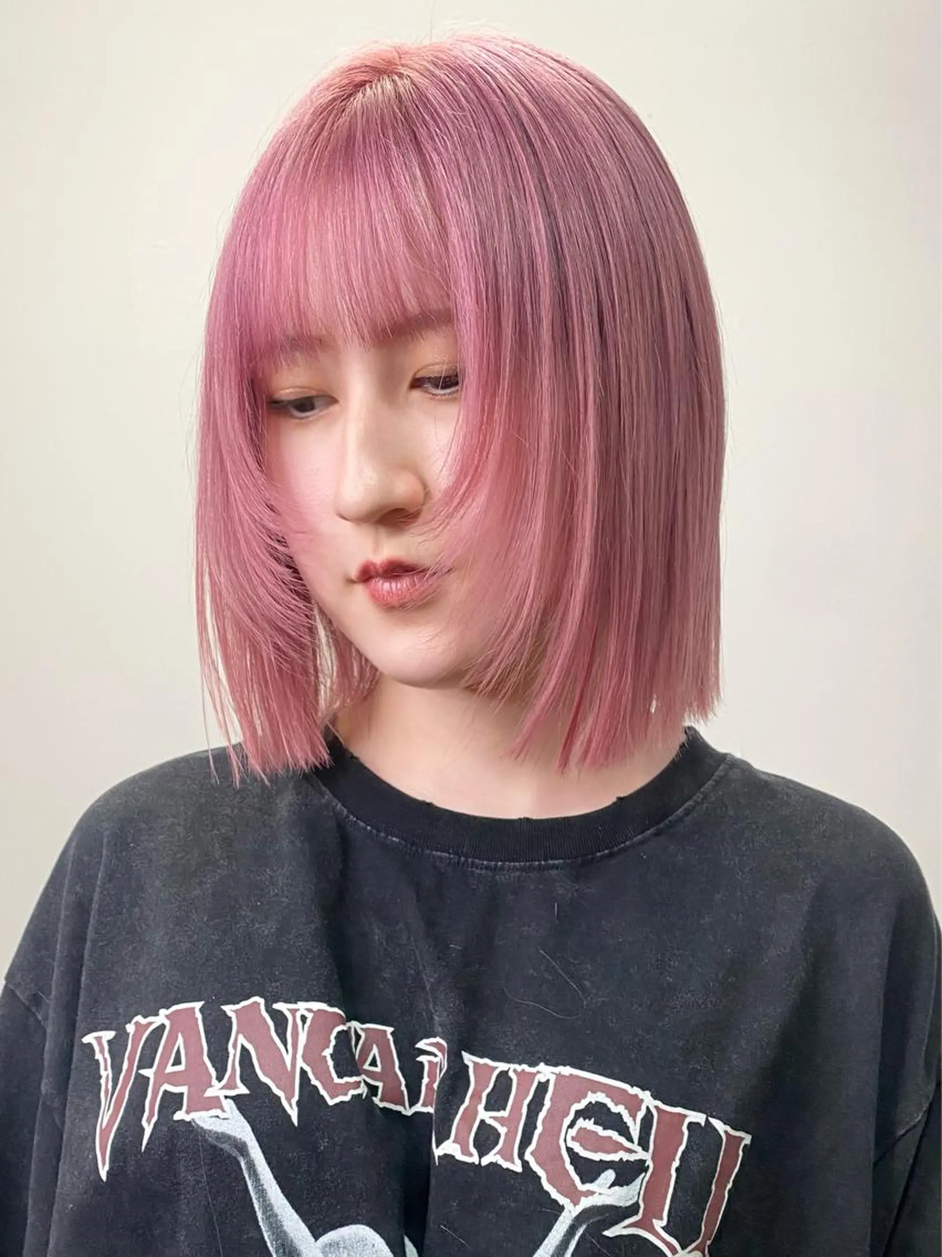 ミディアム カラー ヘアアレンジ 切りっぱなしボブ ブリーチ ケアブリーチ ダブルカラー ピンクカラー カット ヘアカラー トリートメント レイヤーカット×髪質 改善🇰🇷シオリのヘアスタイル