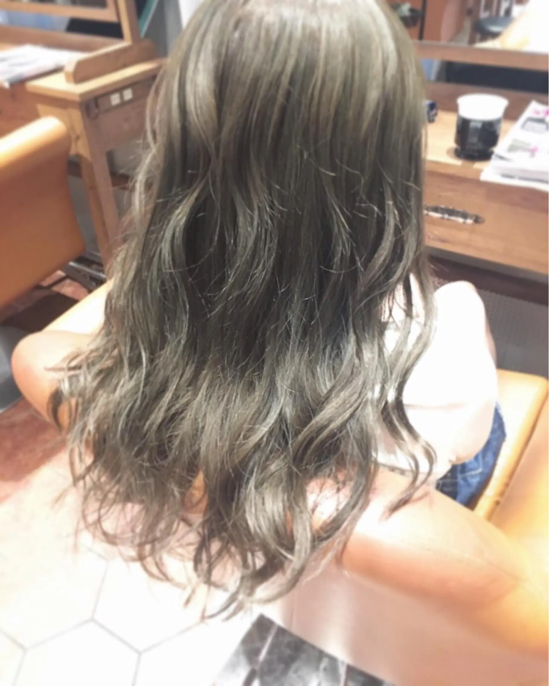 ロング カラー ヘアアレンジ グレージュ カーキグレージュ kazufumi ..のヘアスタイル