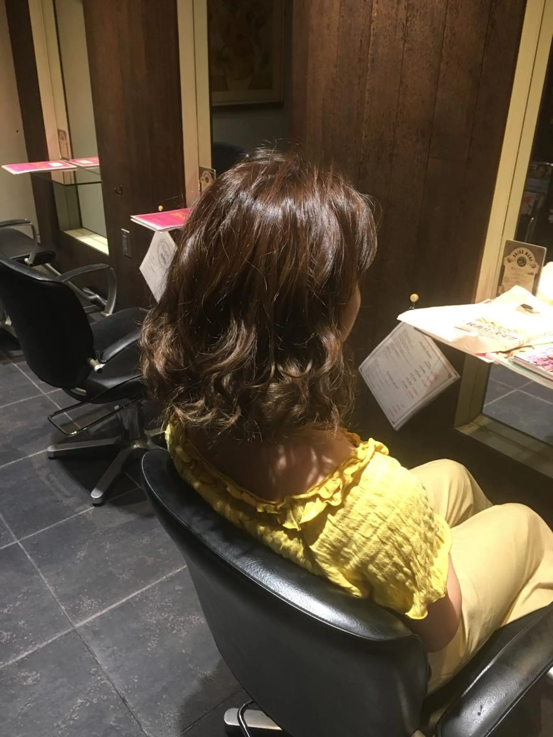 ショート カラー ヘアアレンジ アッシュ ベージュカラー 外ハネヘア Lee東三国 店長 谷辻誠志のヘアスタイル