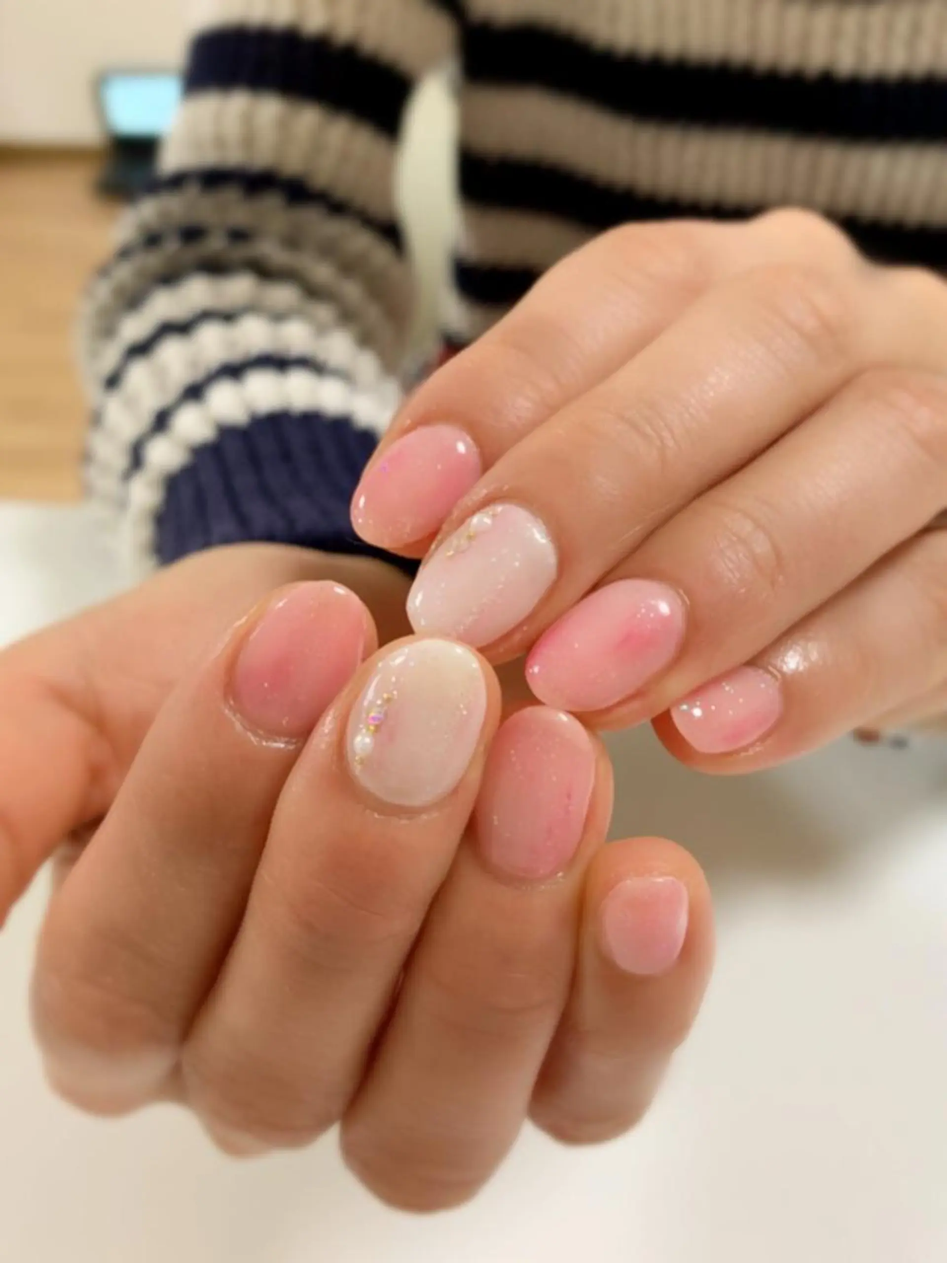 ネイル アートネイル 長さ出し フットネイル グリーン ニュアンスネイル Lily Roseスタッフ一同のマツエク・マツパデザイン