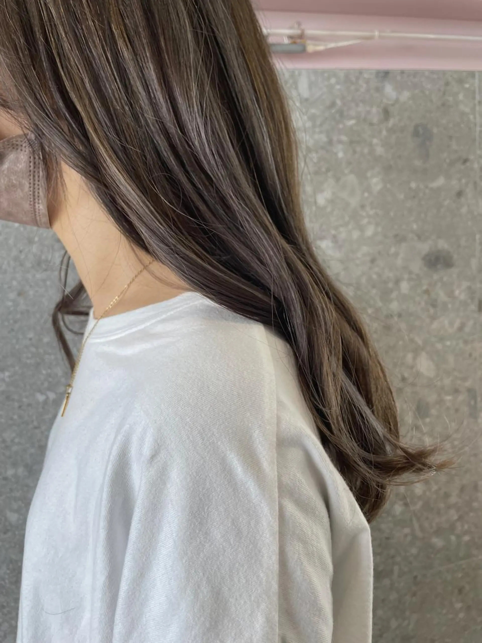 ロング カラー ハイライトカラー ハイライト カット ヘアカラー トリートメント PHIDGE所属・山下 千明のヘアスタイル