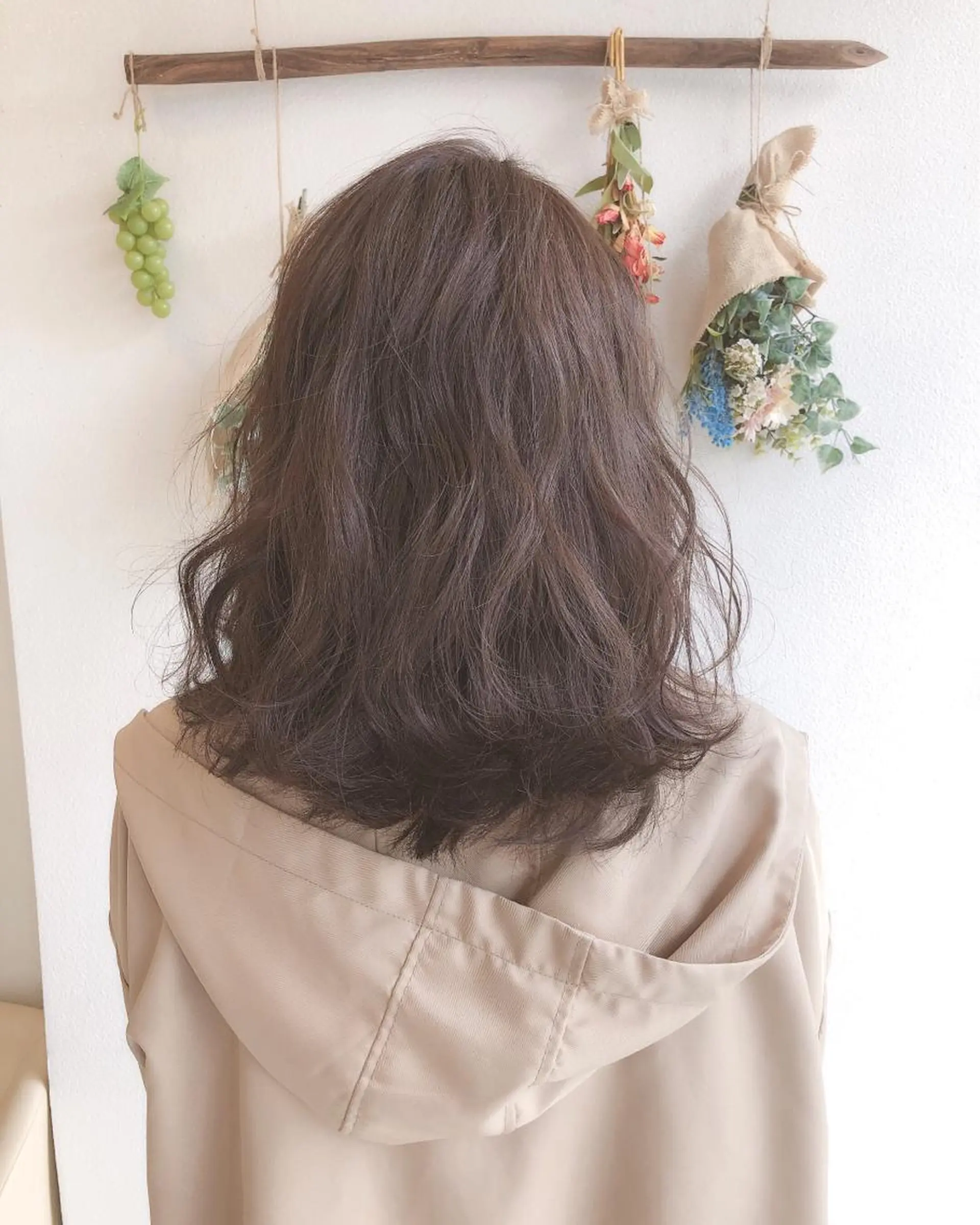 セミロング カラー 山口 明日花のヘアスタイル