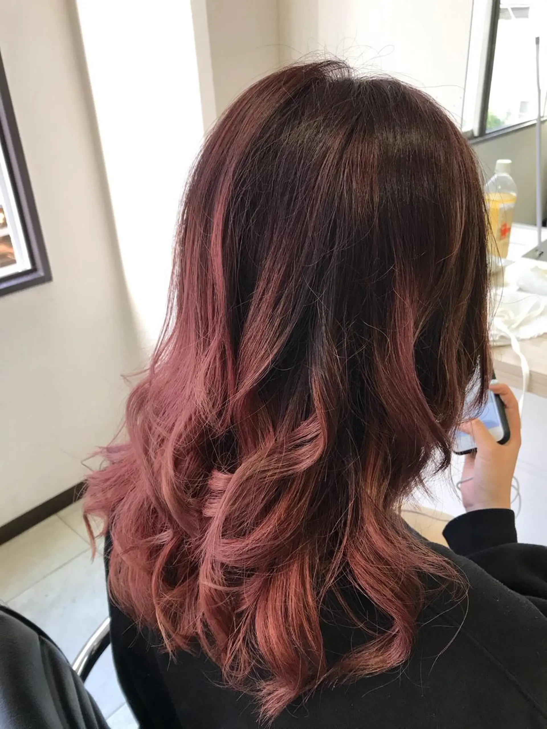 ロング カラー ブリーチ ピンクカラー ヘアカラー 長谷川 誠志のヘアスタイル