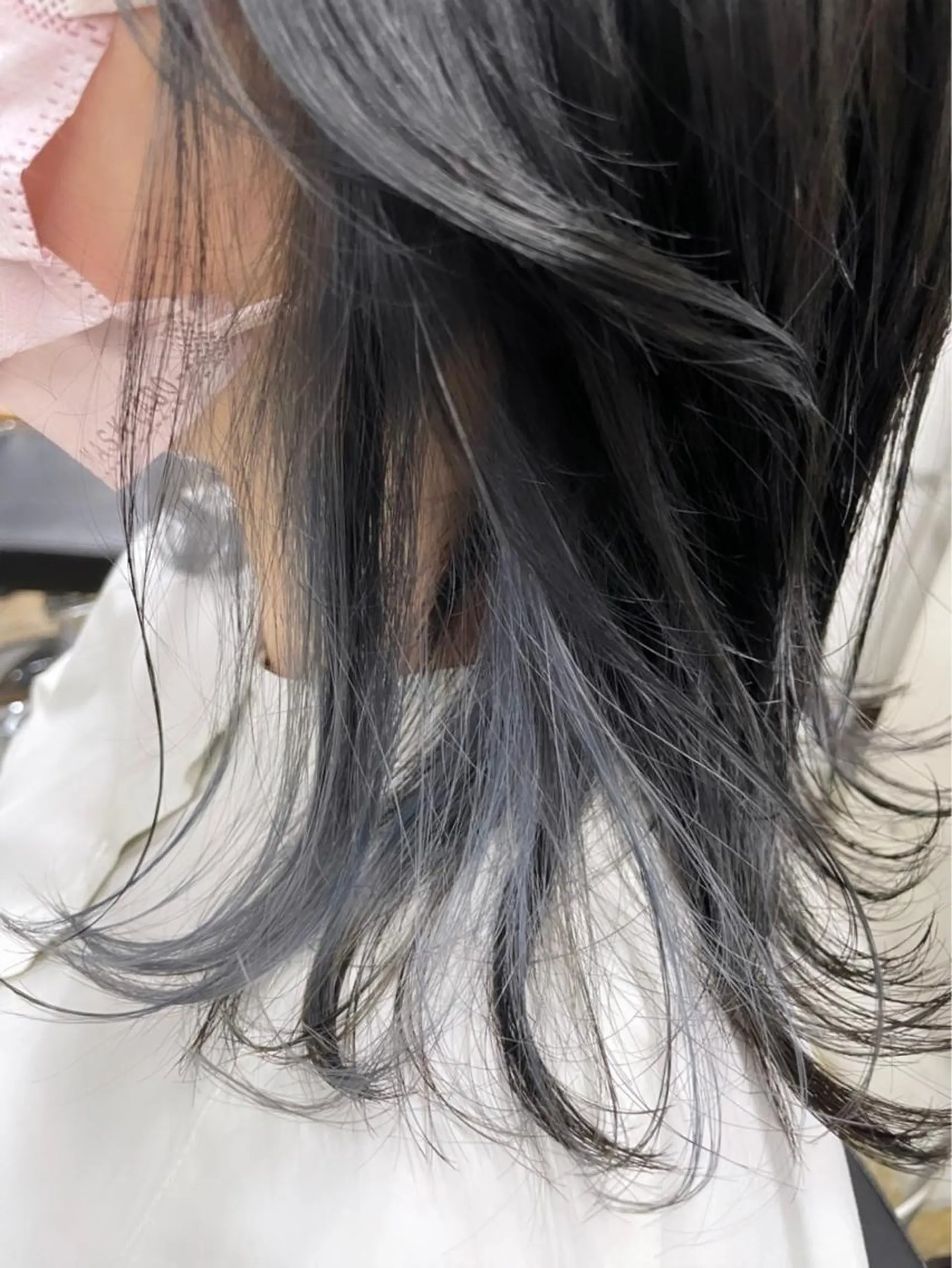 ミディアム カラー ブリーチ ブルーカラー イヤリングカラー レイヤー/透明感 カラー ☽EMIRIのヘアスタイル