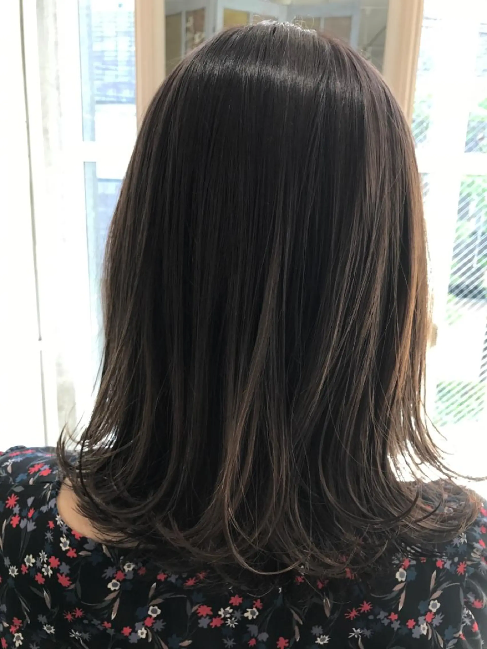 ミディアム カラー 外ハネヘア <<副店長>>小島 翔一郎のヘアスタイル