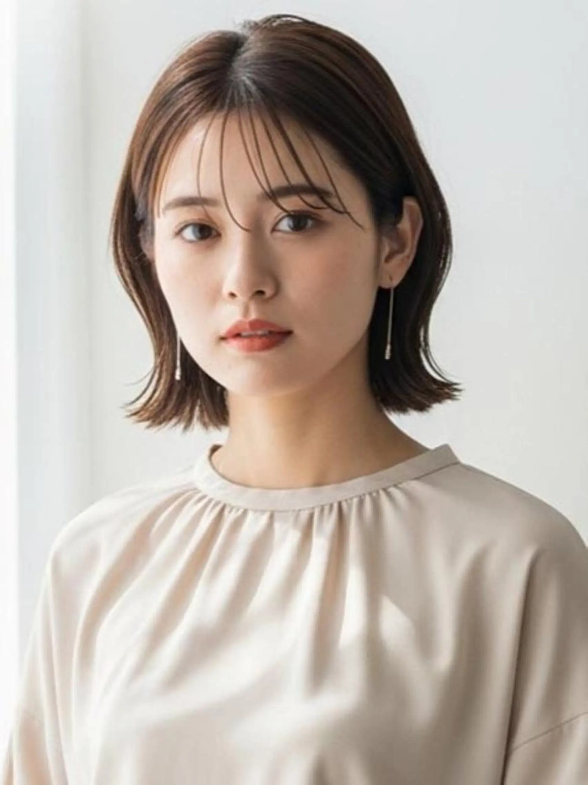 ミディアム ボブ ハイライト 髪質改善 韓国風ヘア レイヤーカット 浦添 あらさきのヘアスタイル