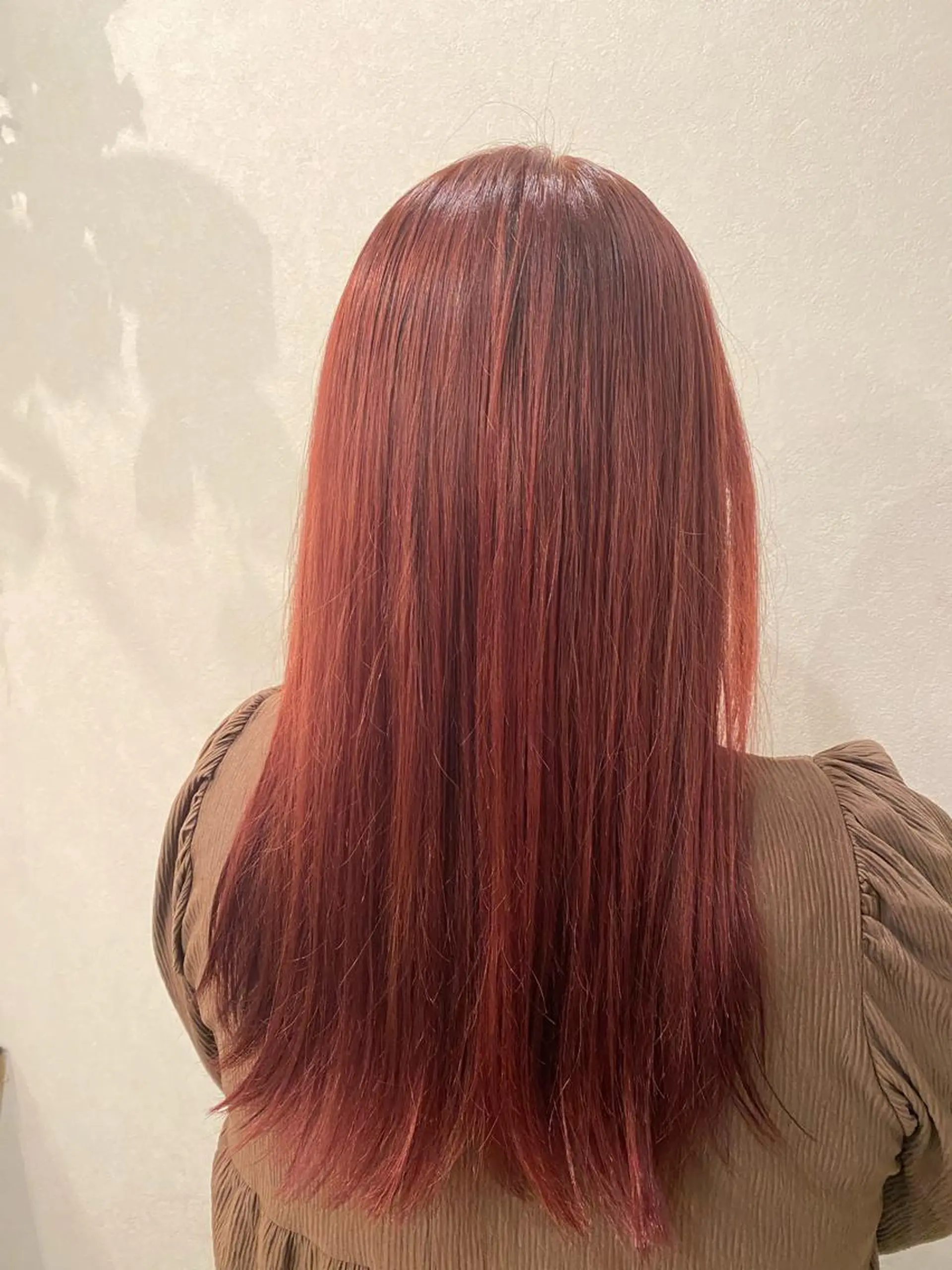 カラー 岡田 真弥のヘアスタイル